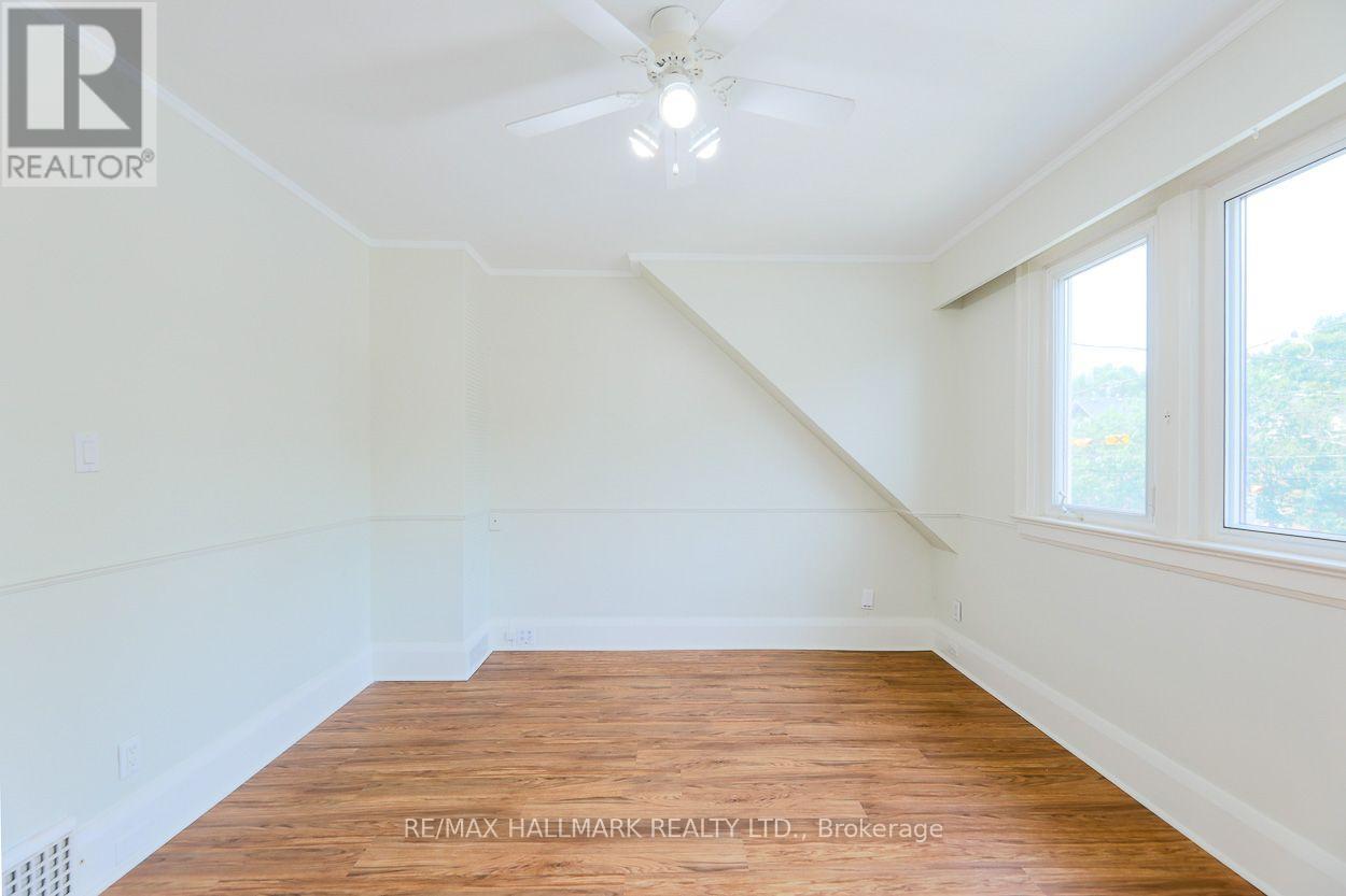 Upper - 2159 Gerrard Street E, Toronto, Ontario  M4E 2C4 - Photo 8 - E13641290