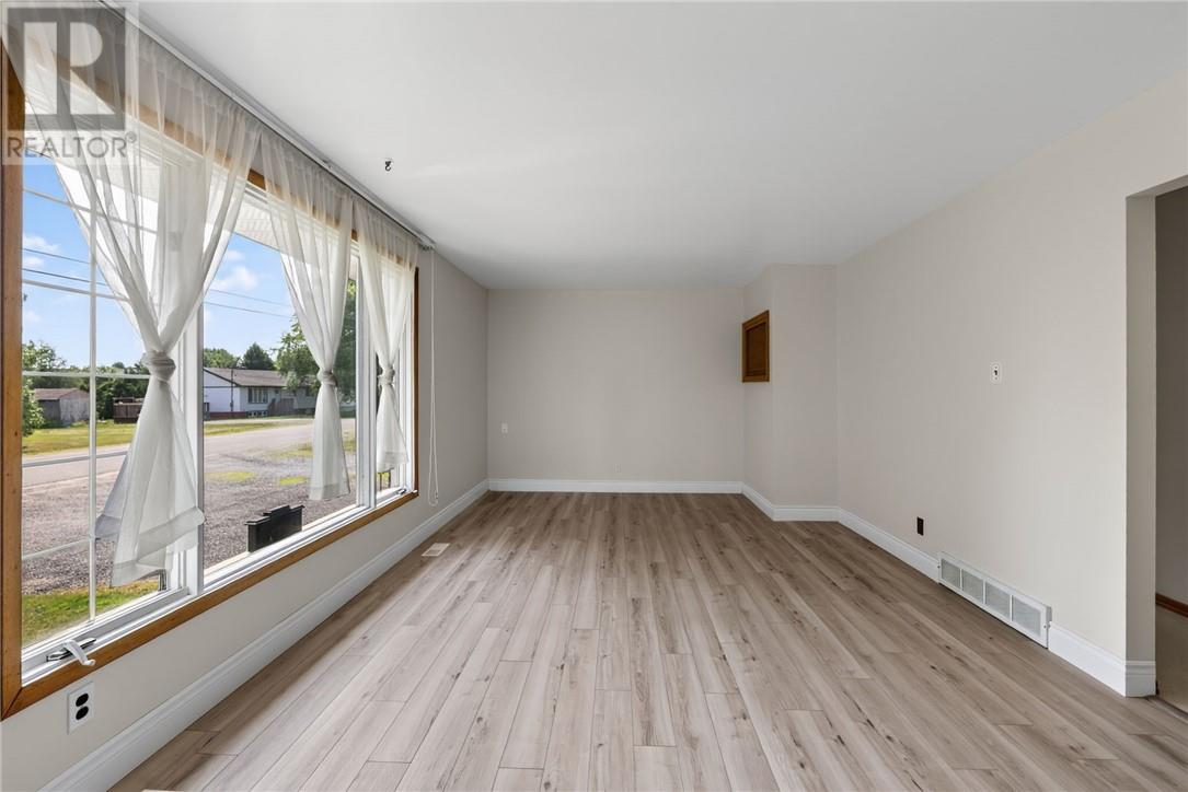 2525 Fournier Drive, Val Caron, Ontario  P3N 1K9 - Photo 10 - 2129606