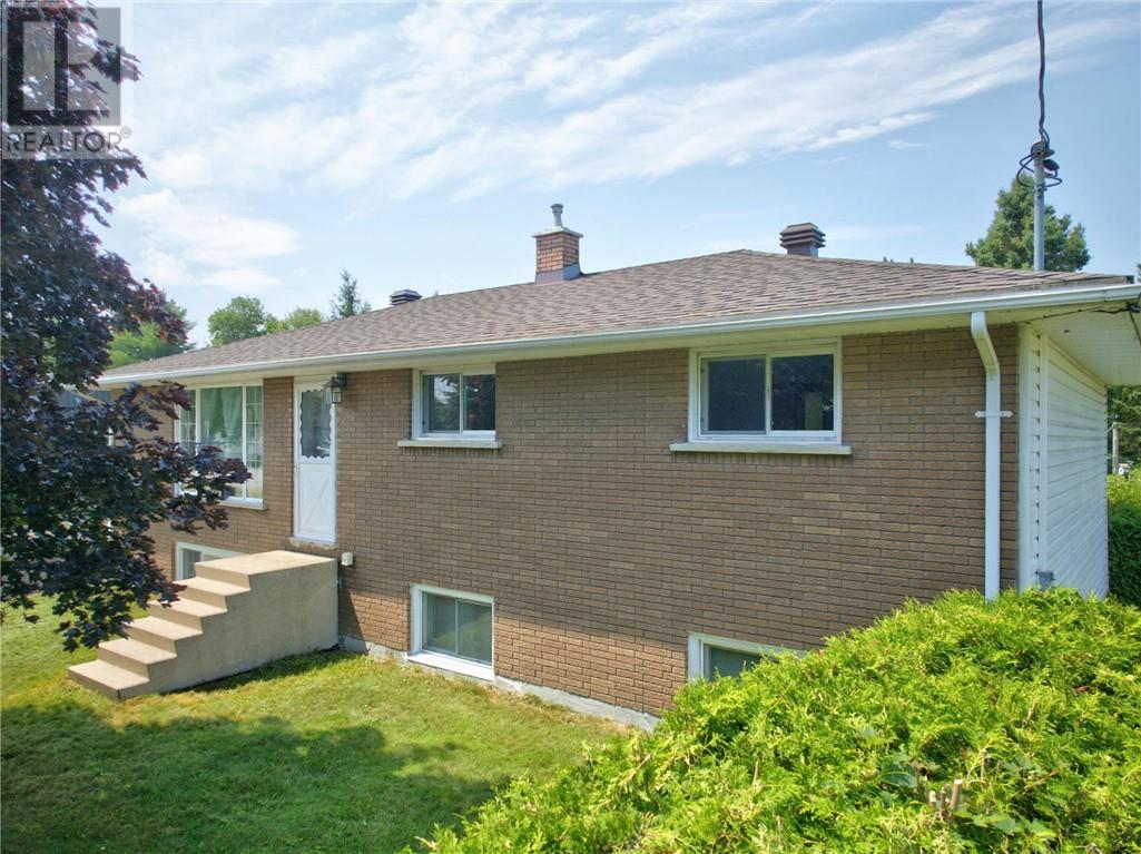 2525 Fournier Drive, Val Caron, Ontario  P3N 1K9 - Photo 3 - 2129606