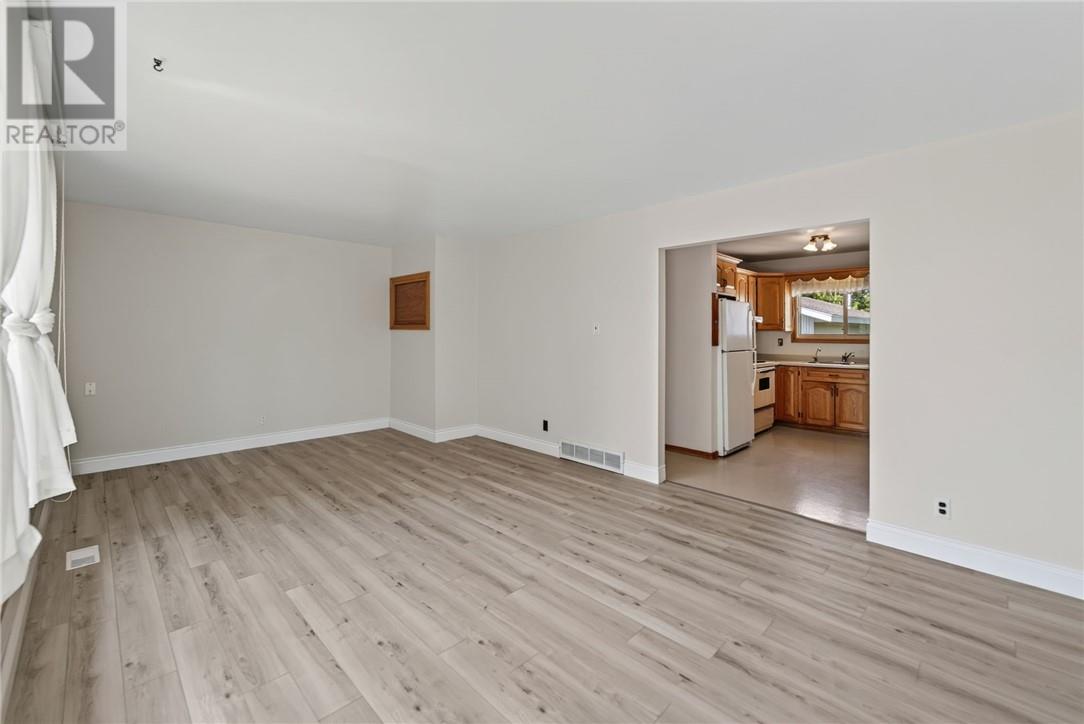 2525 Fournier Drive, Val Caron, Ontario  P3N 1K9 - Photo 9 - 2129606