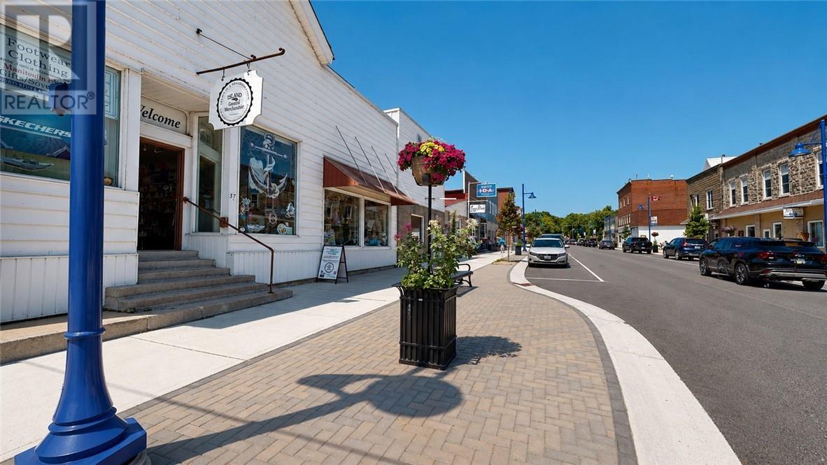 37 Meredith Street, Gore Bay, Ontario  P0P 1H0 - Photo 3 - 2129522