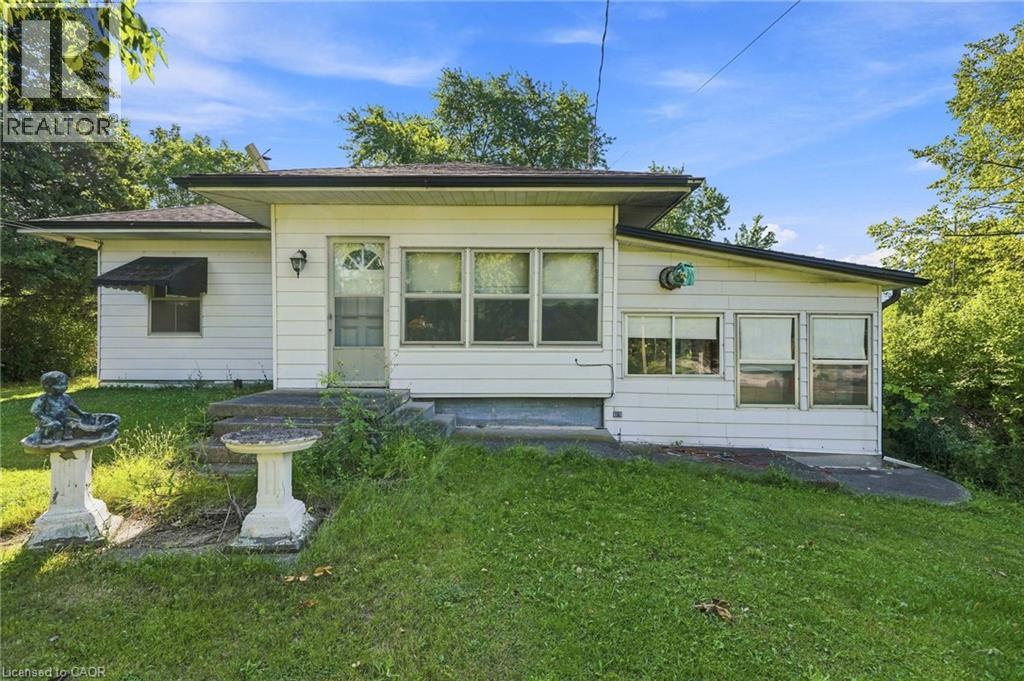 698 YORK Road, Dundas, Ontario