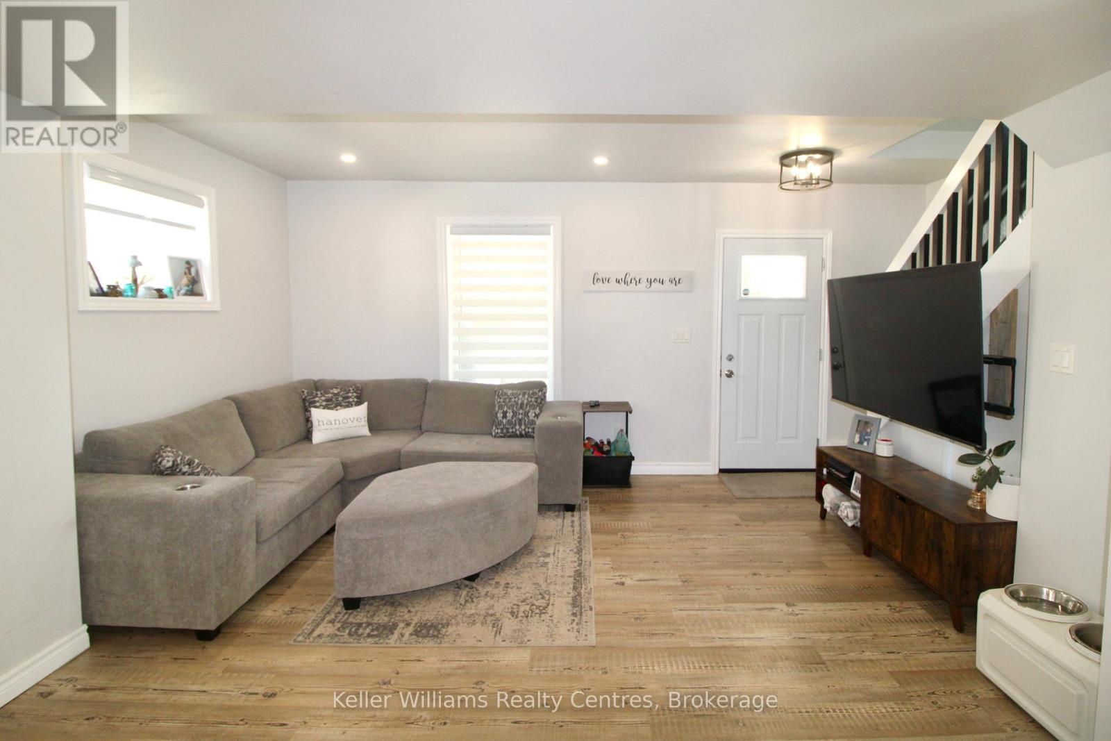 445 11th Street, Hanover, Ontario  N4N 1S8 - Photo 4 - X13641154