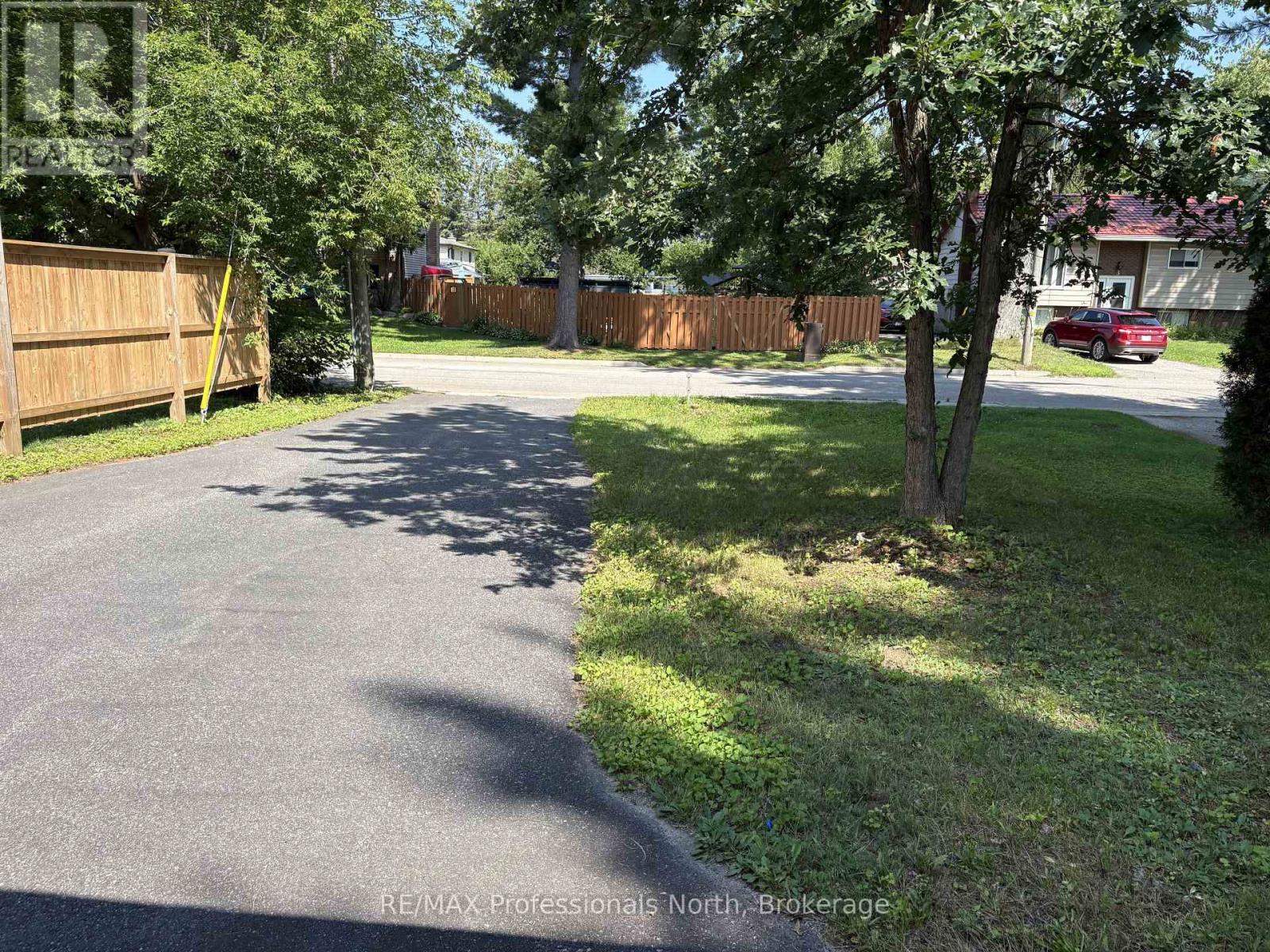 4 North Street N, Bracebridge, Ontario  P1L 1C4 - Photo 2 - X13641302