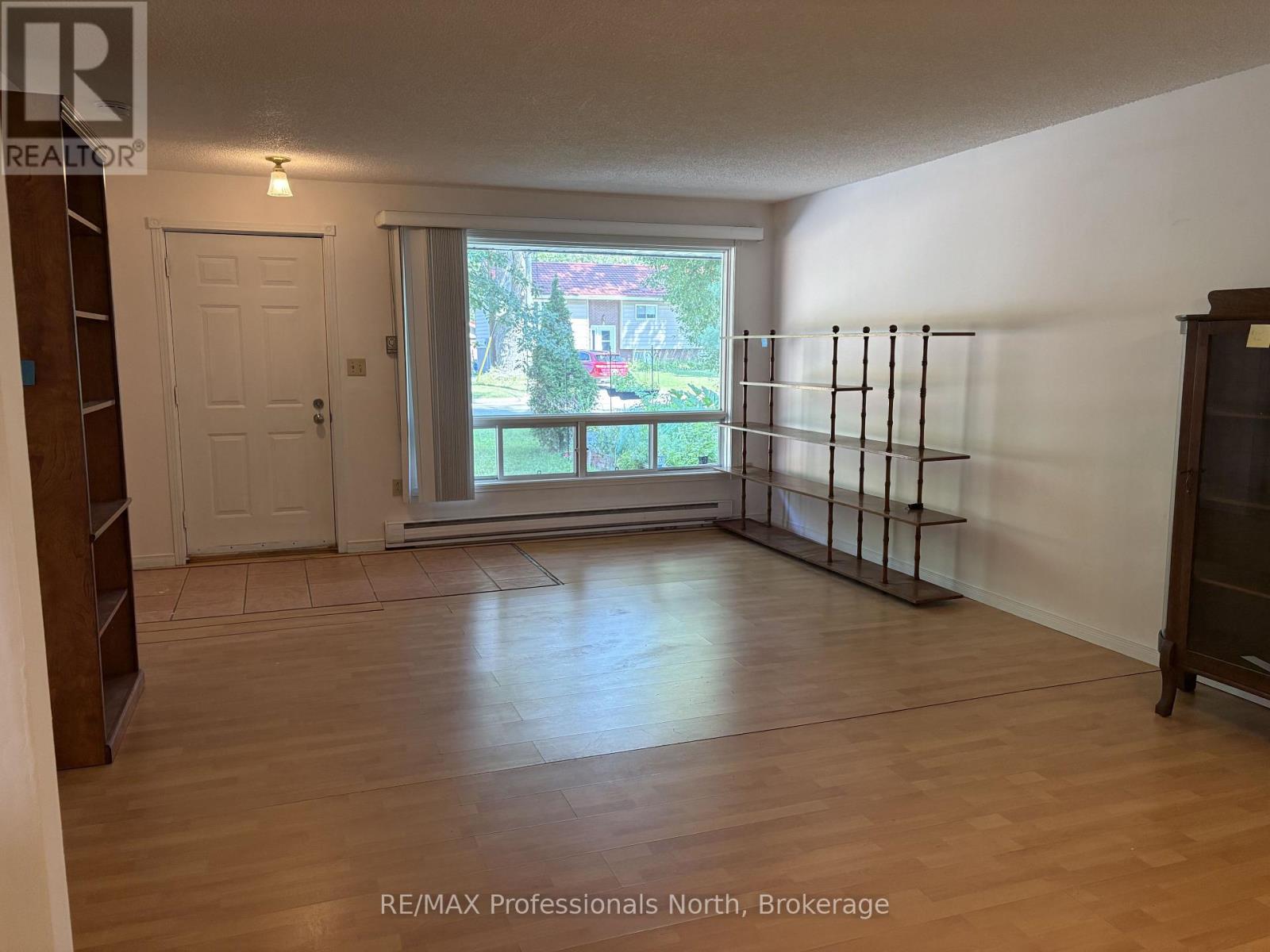 4 North Street N, Bracebridge, Ontario  P1L 1C4 - Photo 4 - X13641302
