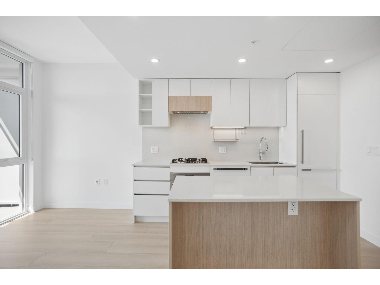 2905 13573 98a Avenue, Surrey, British Columbia  V3T 0X1 - Photo 2 - R3152955