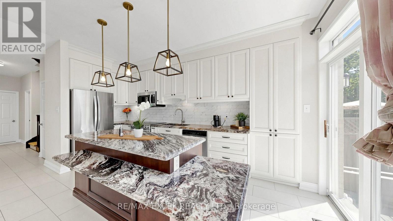 29 Bentwood Crescent, Vaughan, Ontario  L4J 8R3 - Photo 6 - N13641098