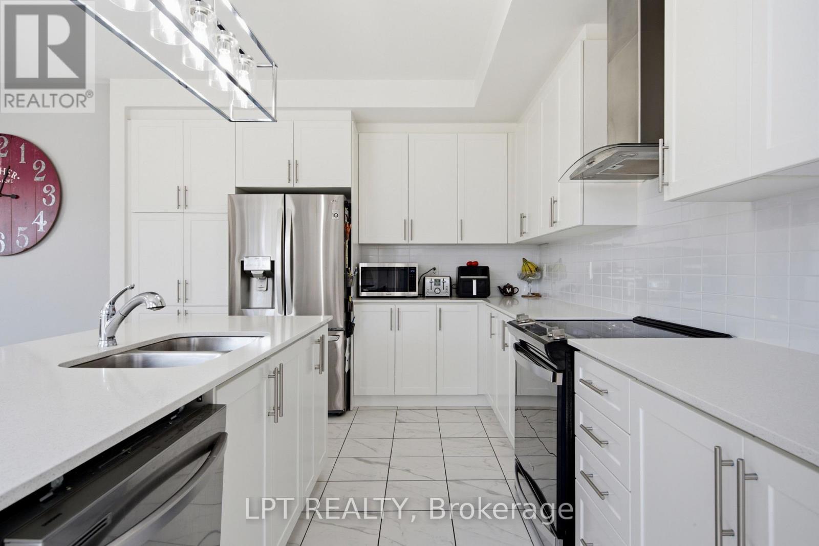 55 Marlene Johnston Drive, East Gwillimbury, Ontario  L9N 0W8 - Photo 10 - N13641158