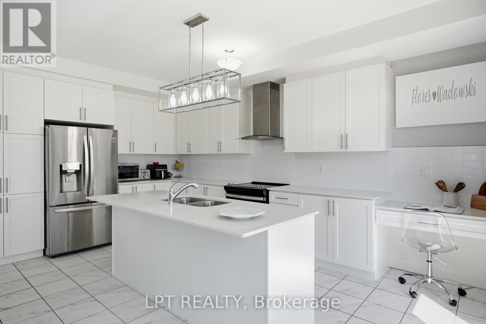 55 Marlene Johnston Drive, East Gwillimbury, Ontario  L9N 0W8 - Photo 9 - N13641158