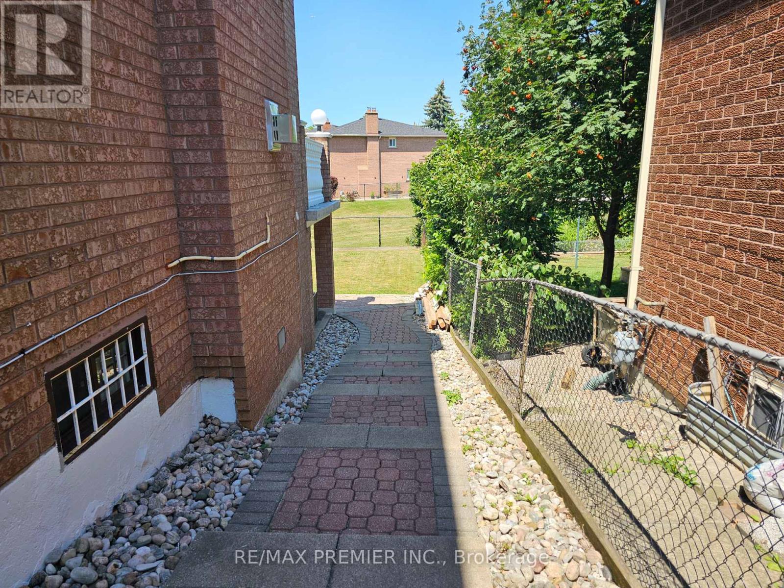 B - Basement - 16 Vineyard Court, Vaughan, Ontario  L4L 5M3 - Photo 3 - N13641202
