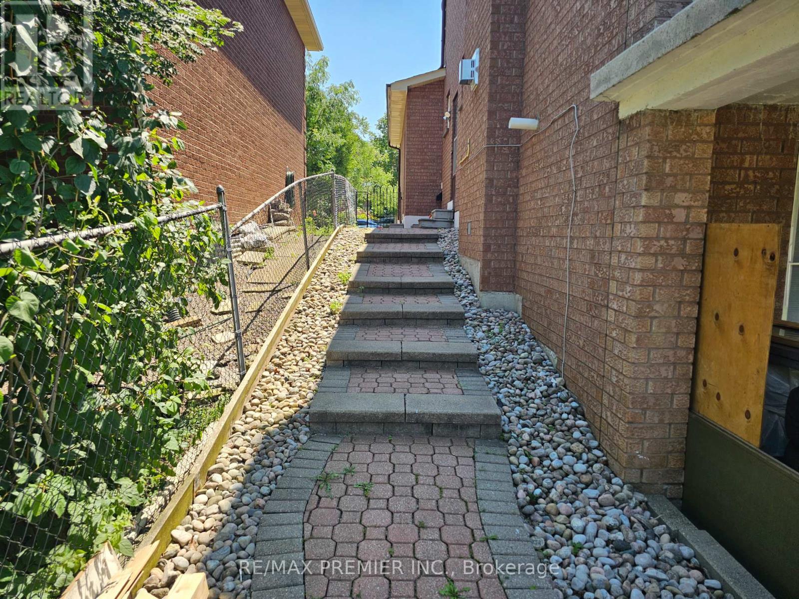 B - Basement - 16 Vineyard Court, Vaughan, Ontario  L4L 5M3 - Photo 5 - N13641202