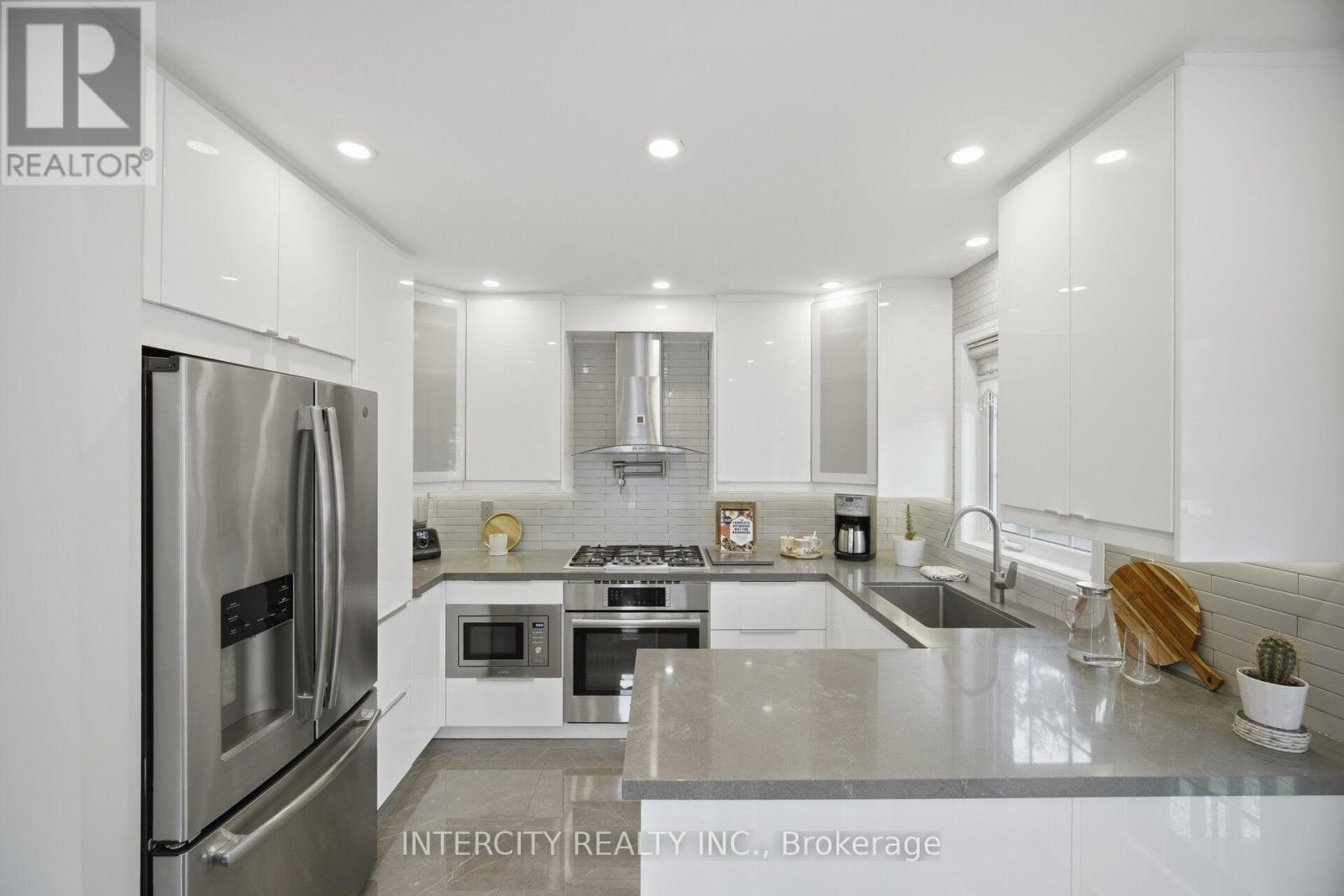 64 Coranto Way, Vaughan, Ontario  L4H 3L9 - Photo 6 - N13641286