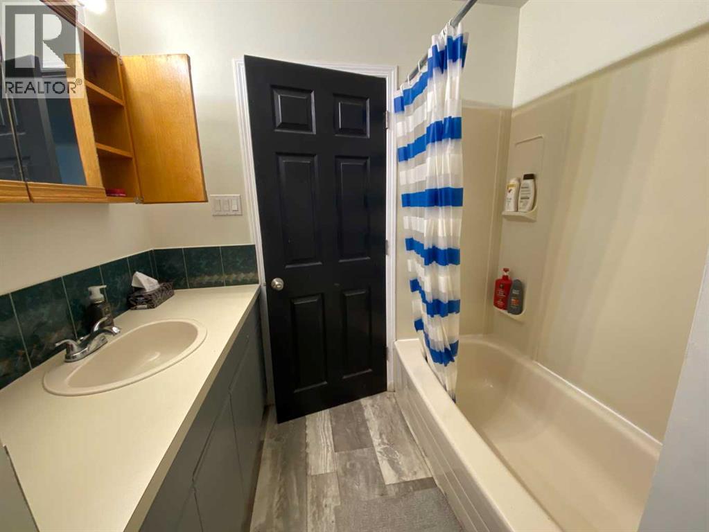 814 12 Street N, Lethbridge, Alberta  T1H 2H6 - Photo 19 - A2329543