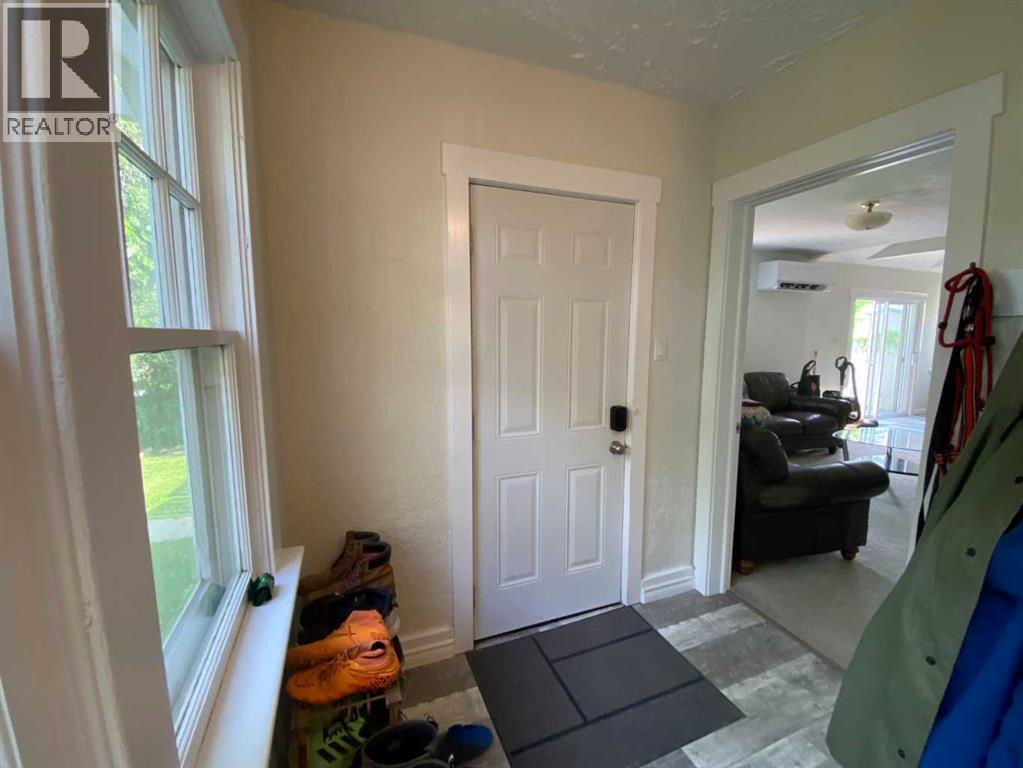 814 12 Street N, Lethbridge, Alberta  T1H 2H6 - Photo 9 - A2329543