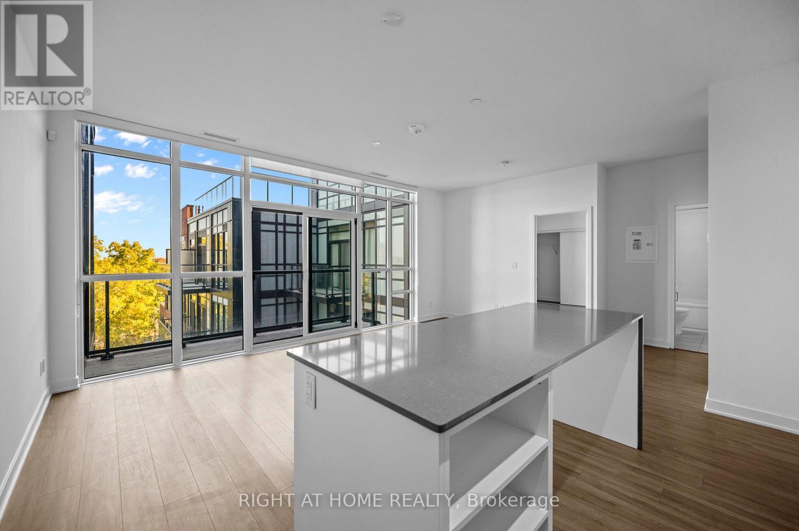 630 - 681 Yonge Street, Barrie (Painswick South), Ontario  L9J 0K1 - Photo 4 - S13641192