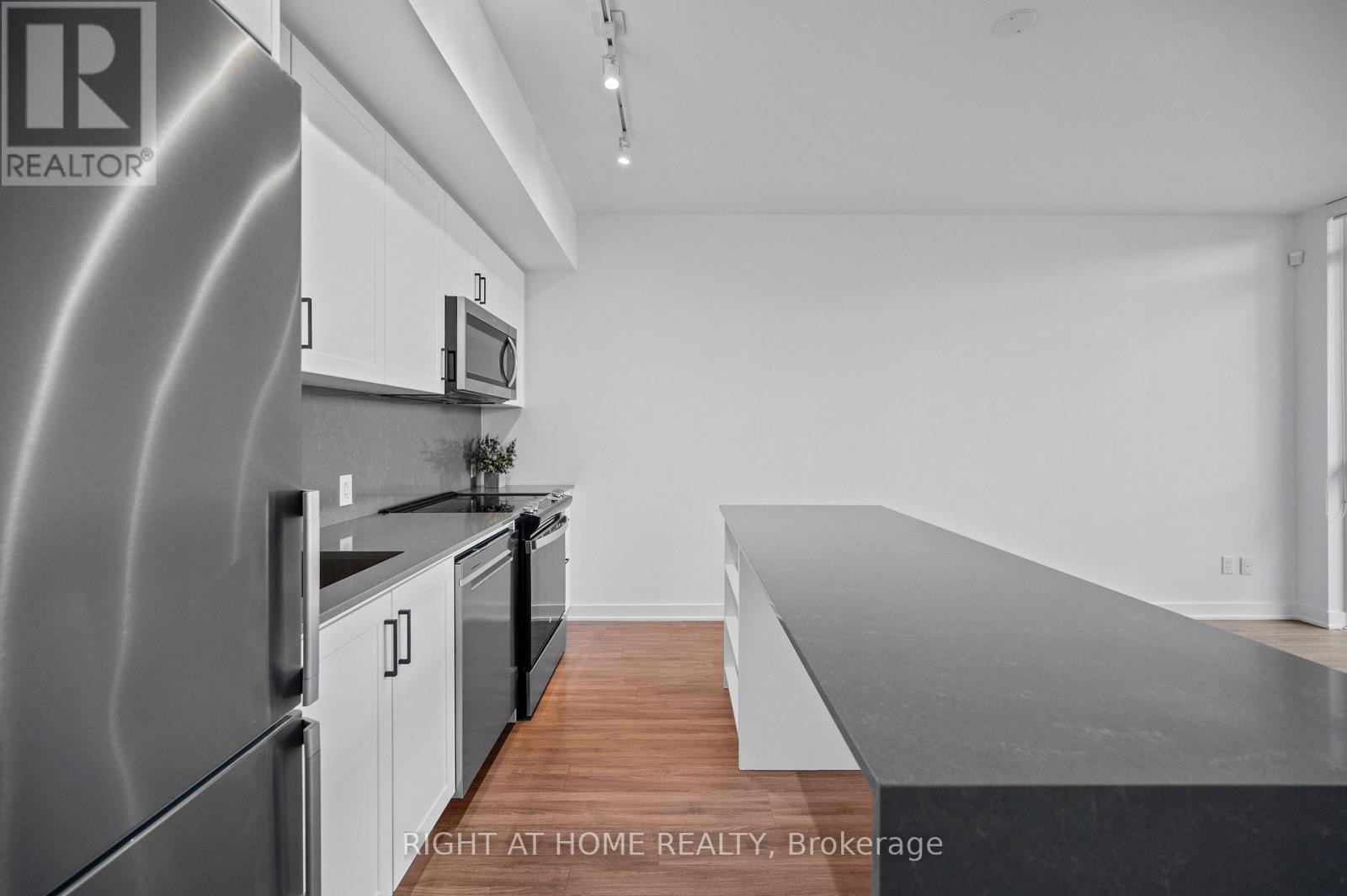 630 - 681 Yonge Street, Barrie (Painswick South), Ontario  L9J 0K1 - Photo 6 - S13641192