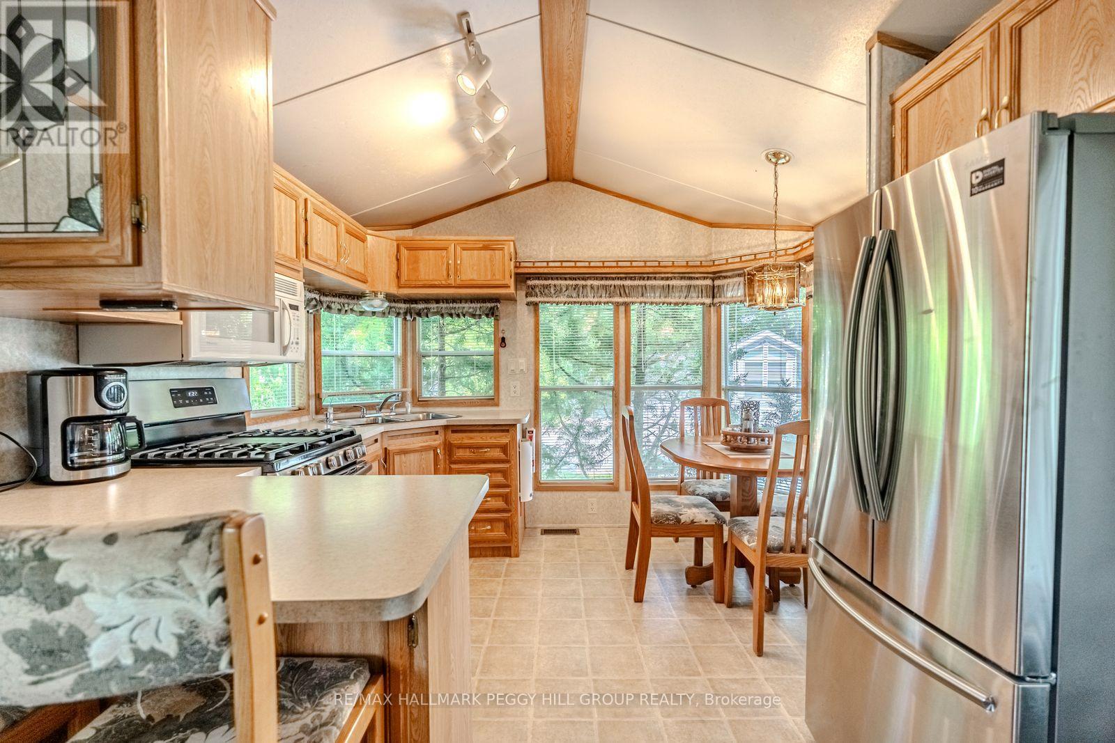 13 Huron Circle, Wasaga Beach, Ontario  L9Z 1X7 - Photo 4 - S13641194