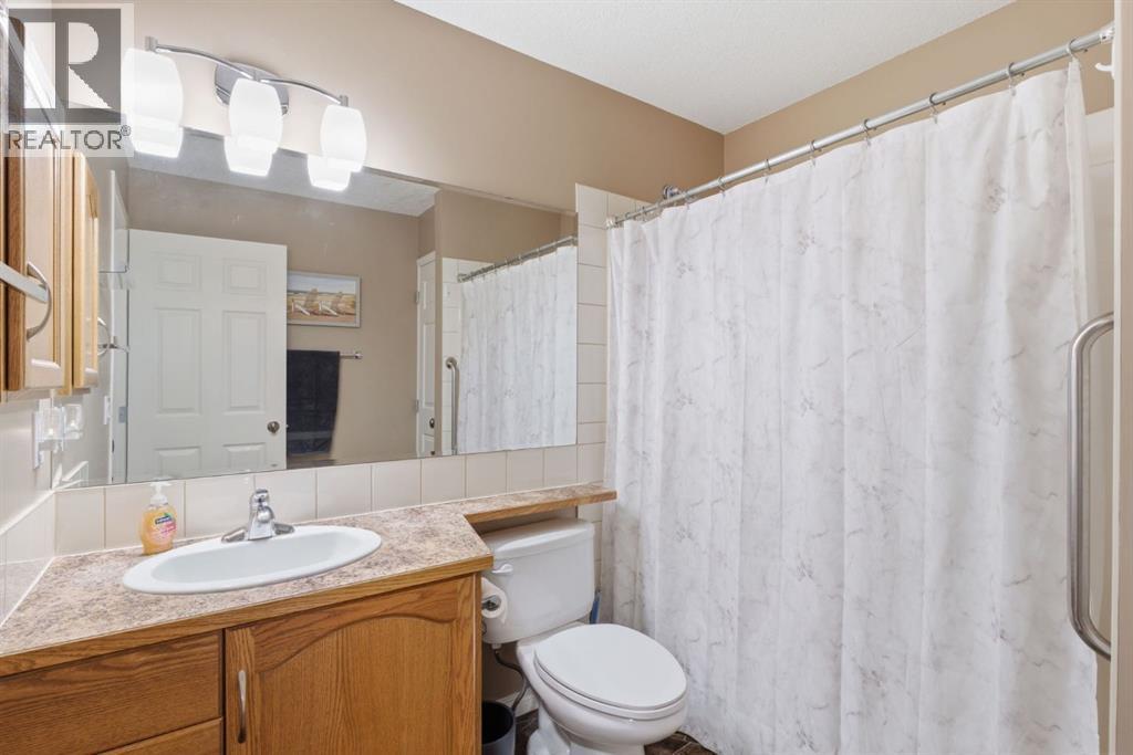 207, 72 Quigley Drive, Cochrane, Alberta  T4C 2K6 - Photo 27 - A2330882