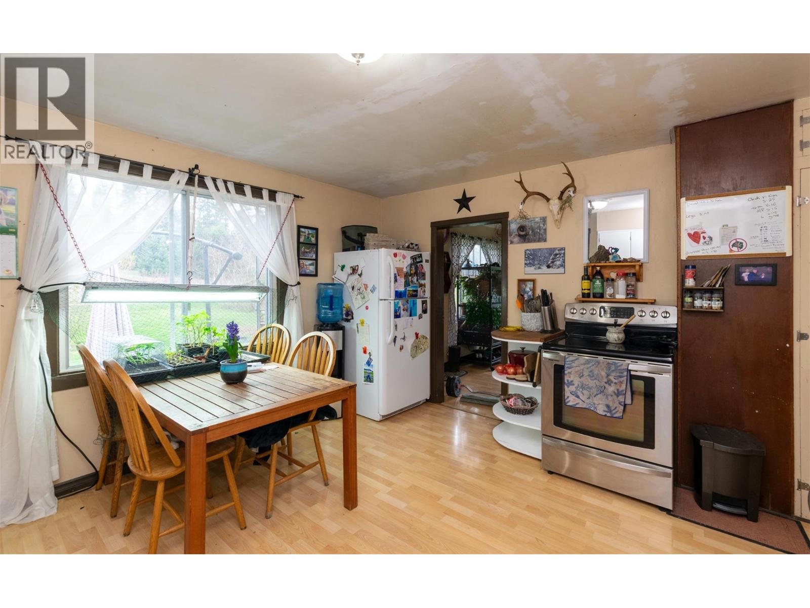 2370 Lakeshore Road NE, Salmon Arm, British Columbia  V1E 3X9 - Photo 19 - 10388496