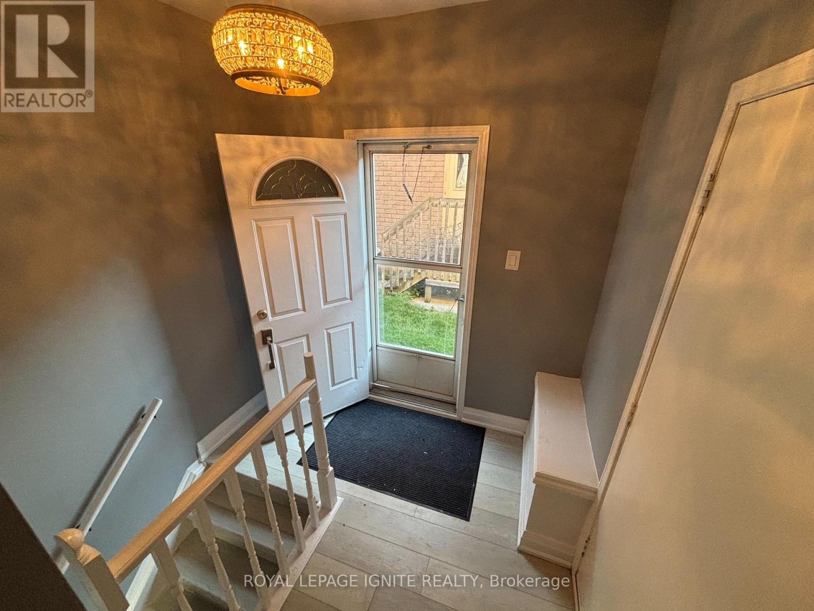 308 Callaghan Crescent, Oakville, Ontario  L6H 5H6 - Photo 3 - W13641092