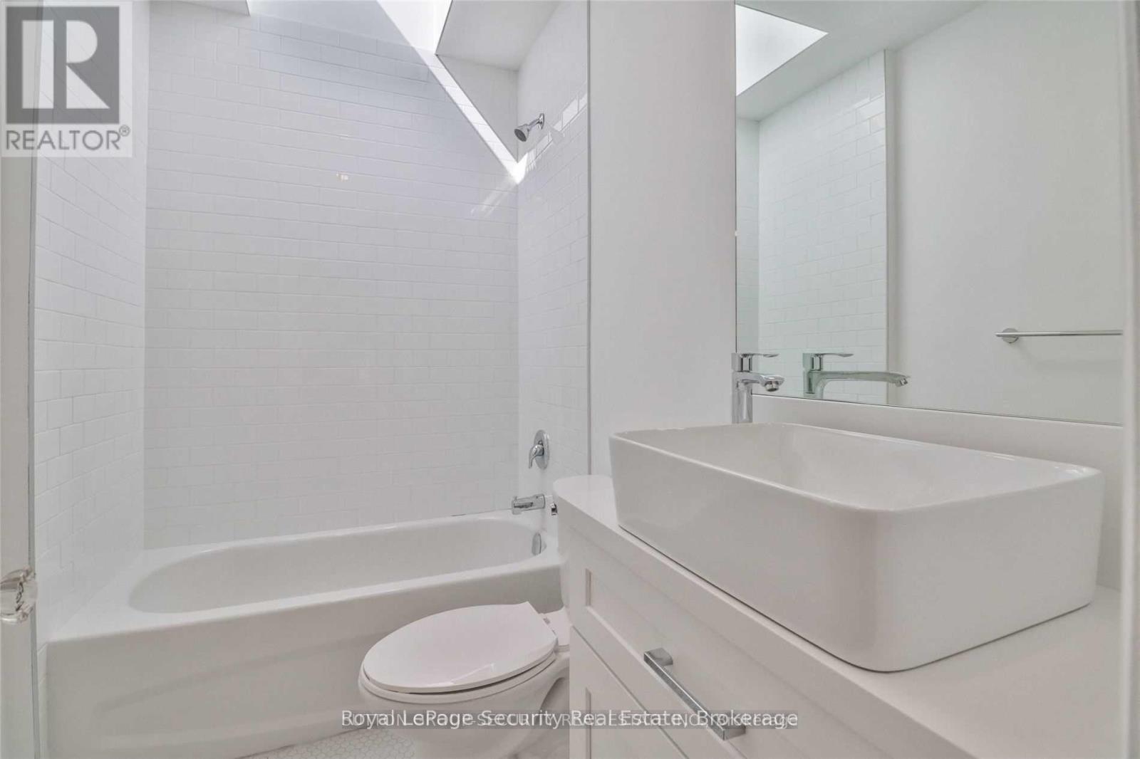 2 - 3317 Lake Shore Boulevard W, Toronto, Ontario  M8W 1M8 - Photo 5 - W13641130