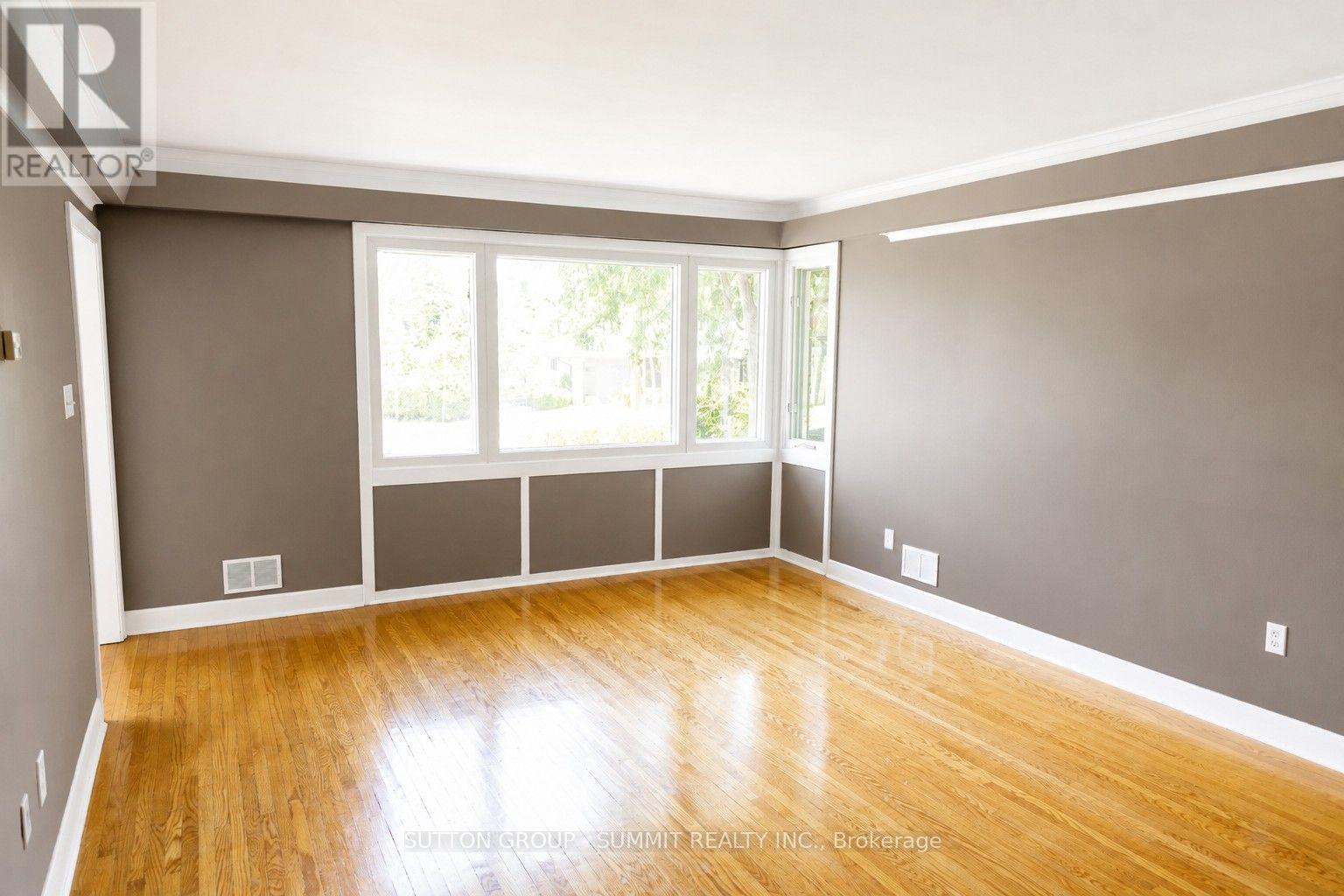 20 Havenridge Drive, Toronto, Ontario  M9P 3M4 - Photo 5 - W13641146