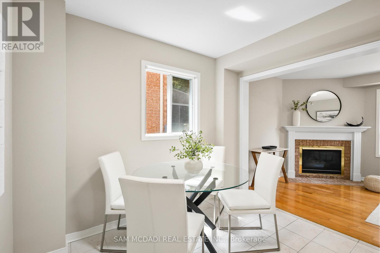 3847 Densbury Drive, Mississauga, Ontario  L5N 6Z3 - Photo 11 - W13641156