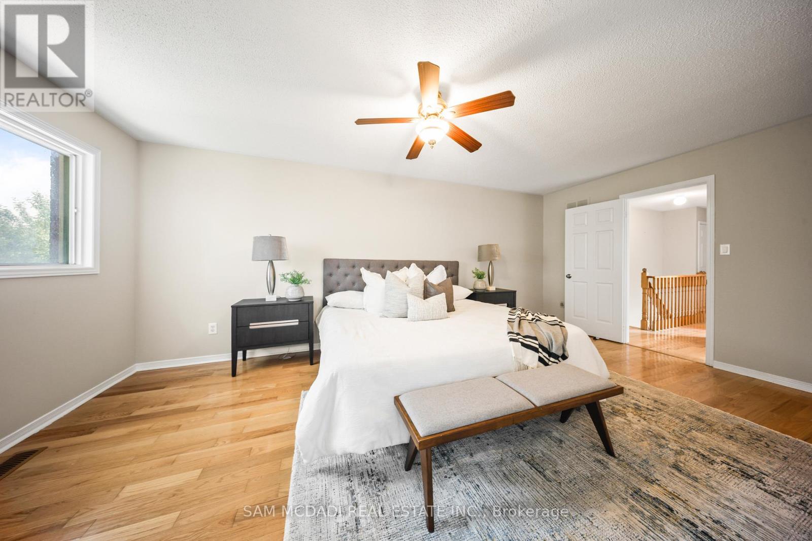 3847 Densbury Drive, Mississauga, Ontario  L5N 6Z3 - Photo 19 - W13641156