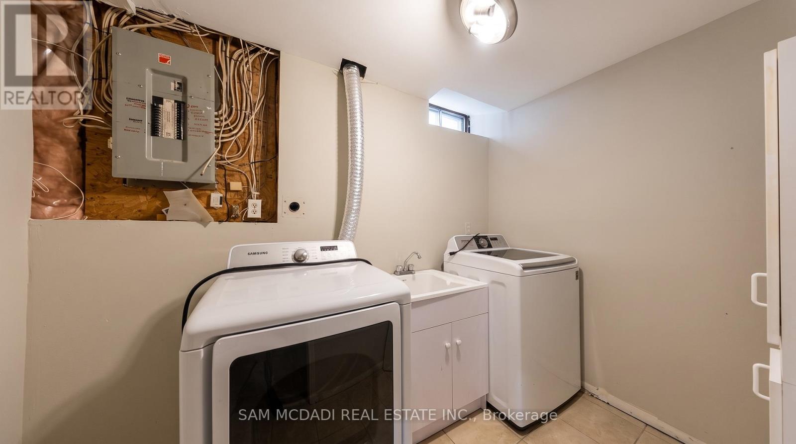 3847 Densbury Drive, Mississauga, Ontario  L5N 6Z3 - Photo 32 - W13641156