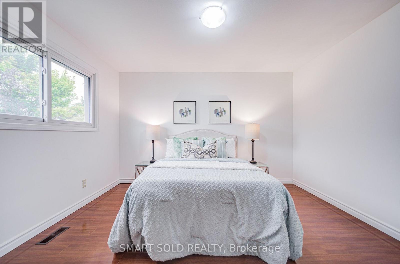 837 Queensbridge Drive, Mississauga, Ontario  L5C 3K3 - Photo 26 - W13641160