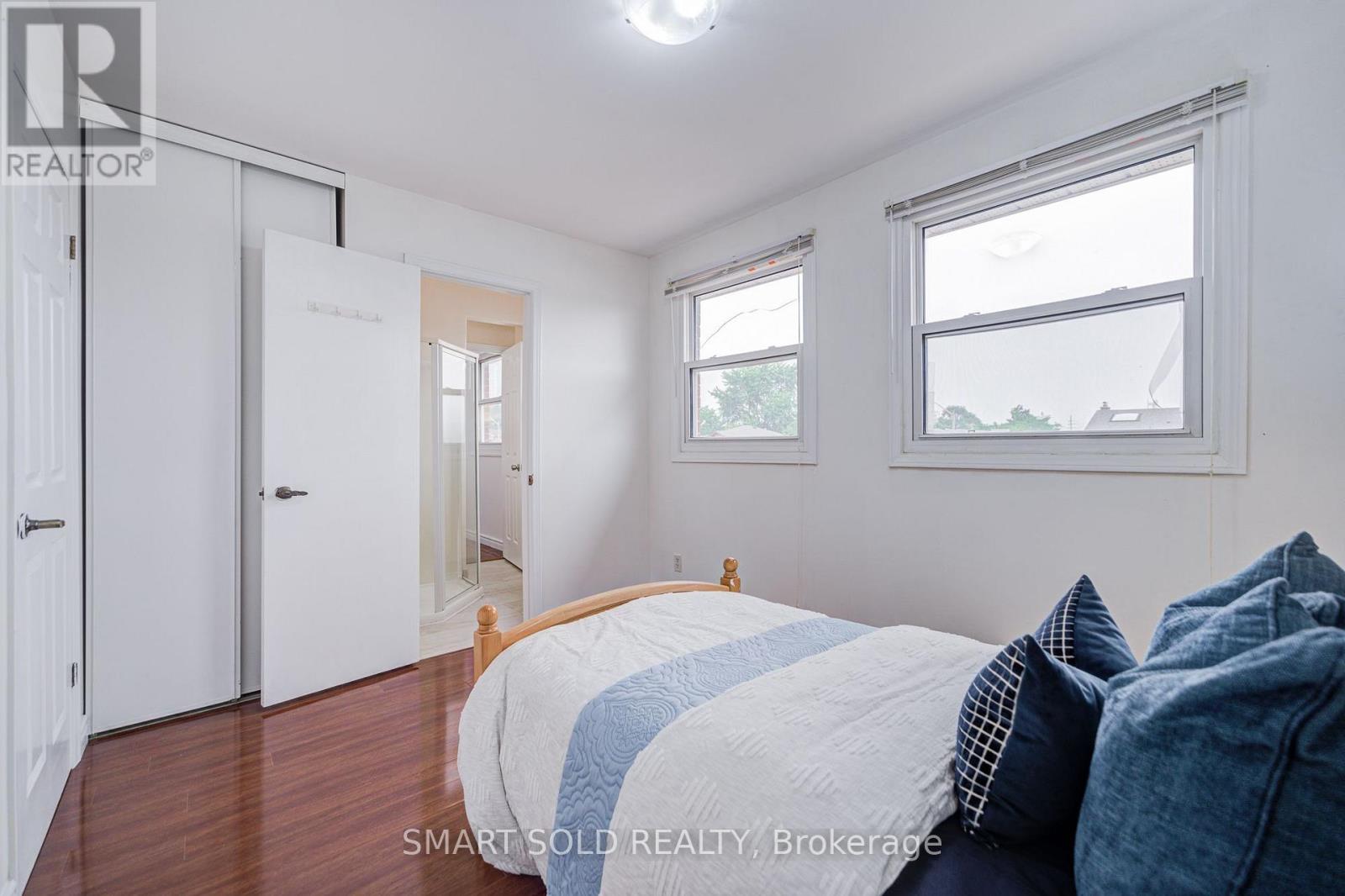 837 Queensbridge Drive, Mississauga, Ontario  L5C 3K3 - Photo 29 - W13641160