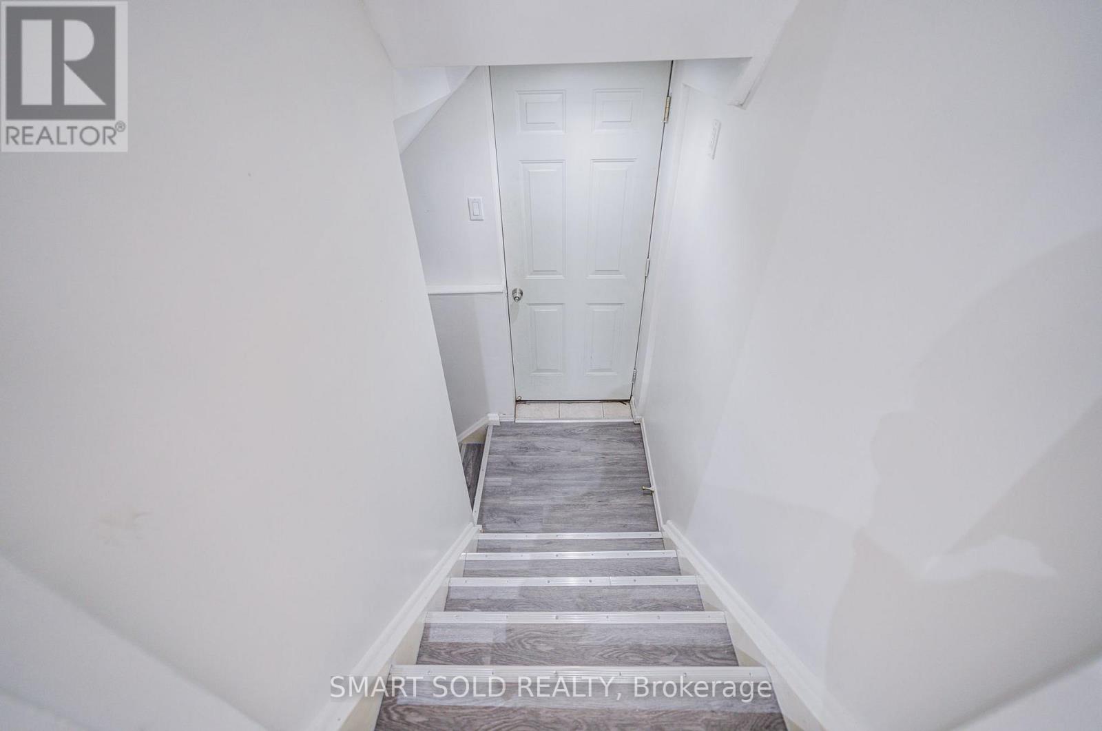 837 Queensbridge Drive, Mississauga, Ontario  L5C 3K3 - Photo 32 - W13641160