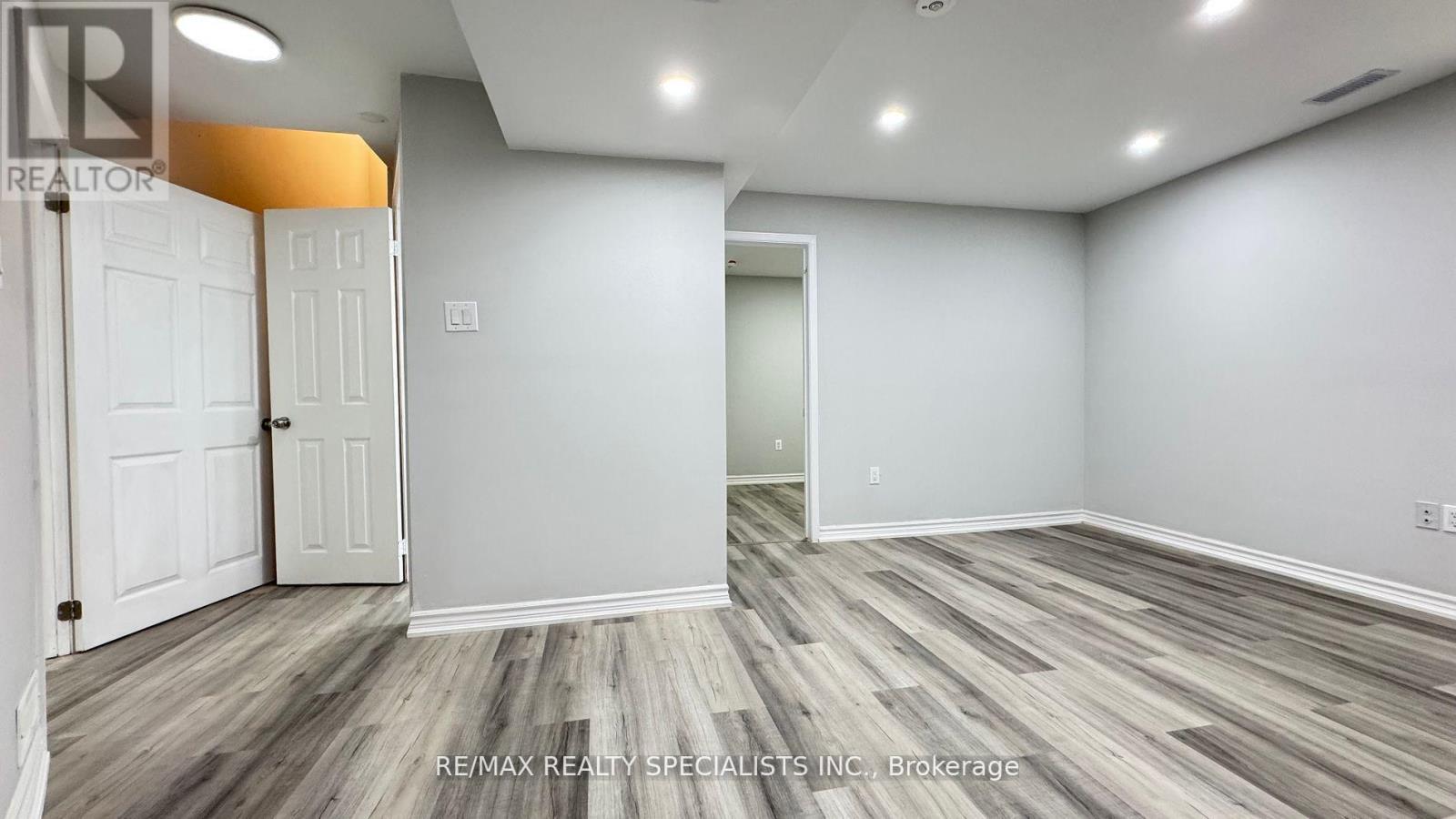 Lower 2-B - 3 Lennon Trail, Brampton, Ontario  L6Y 5P9 - Photo 12 - W13641244