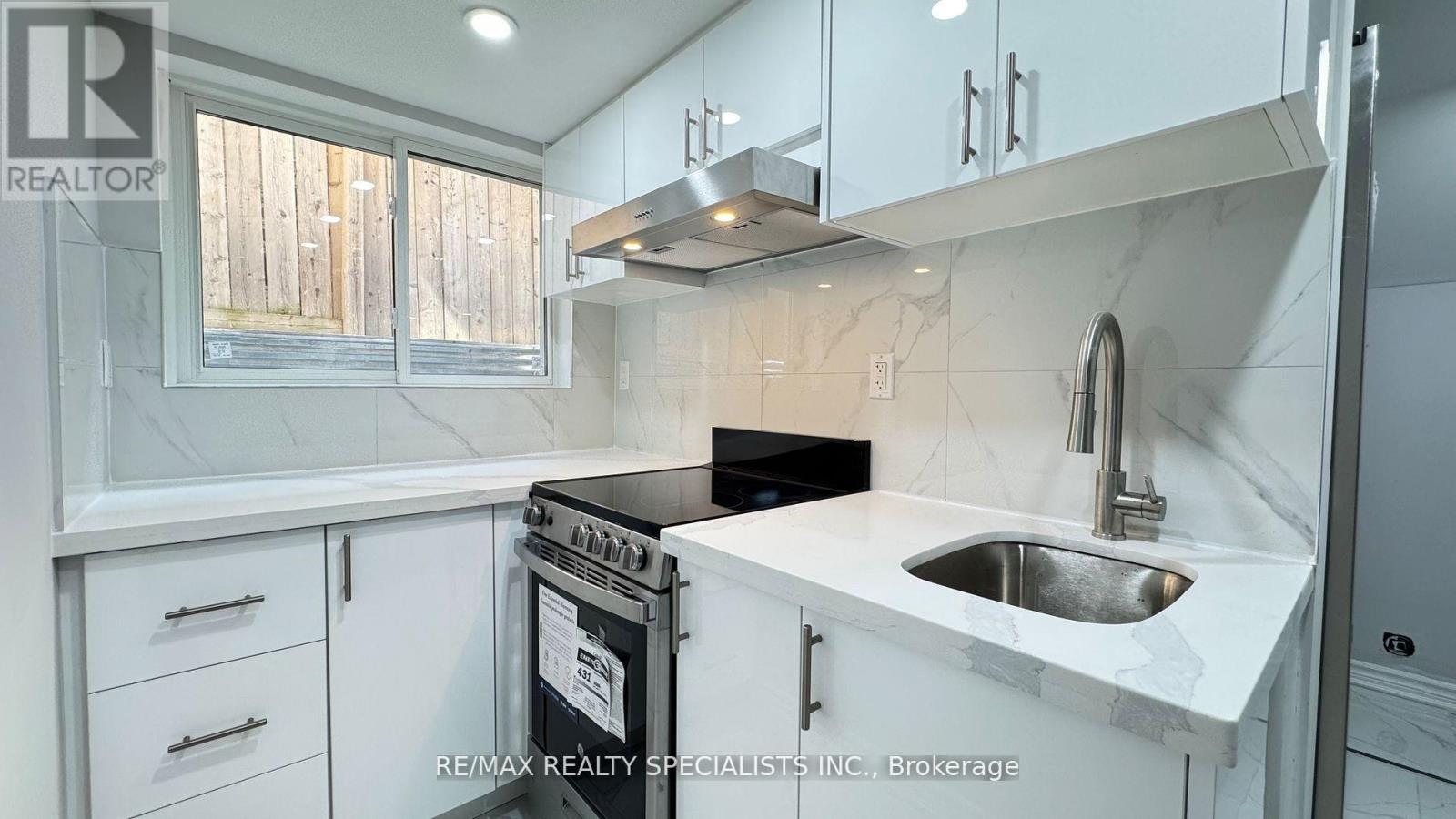 Lower 2-B - 3 Lennon Trail, Brampton, Ontario  L6Y 5P9 - Photo 16 - W13641244