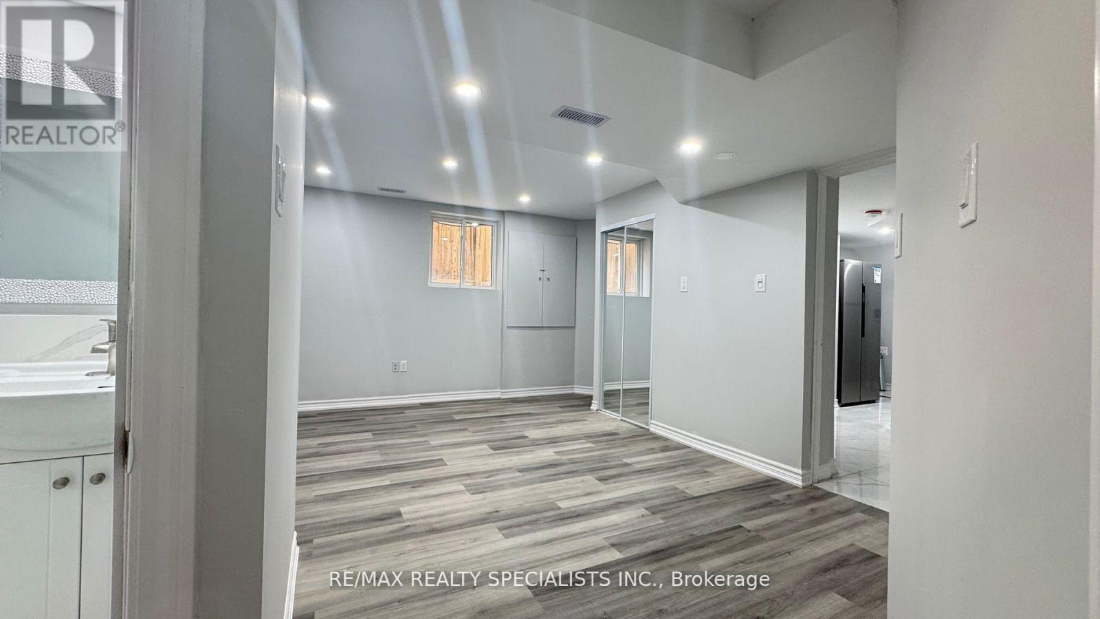 Lower 2-B - 3 Lennon Trail, Brampton, Ontario  L6Y 5P9 - Photo 5 - W13641244