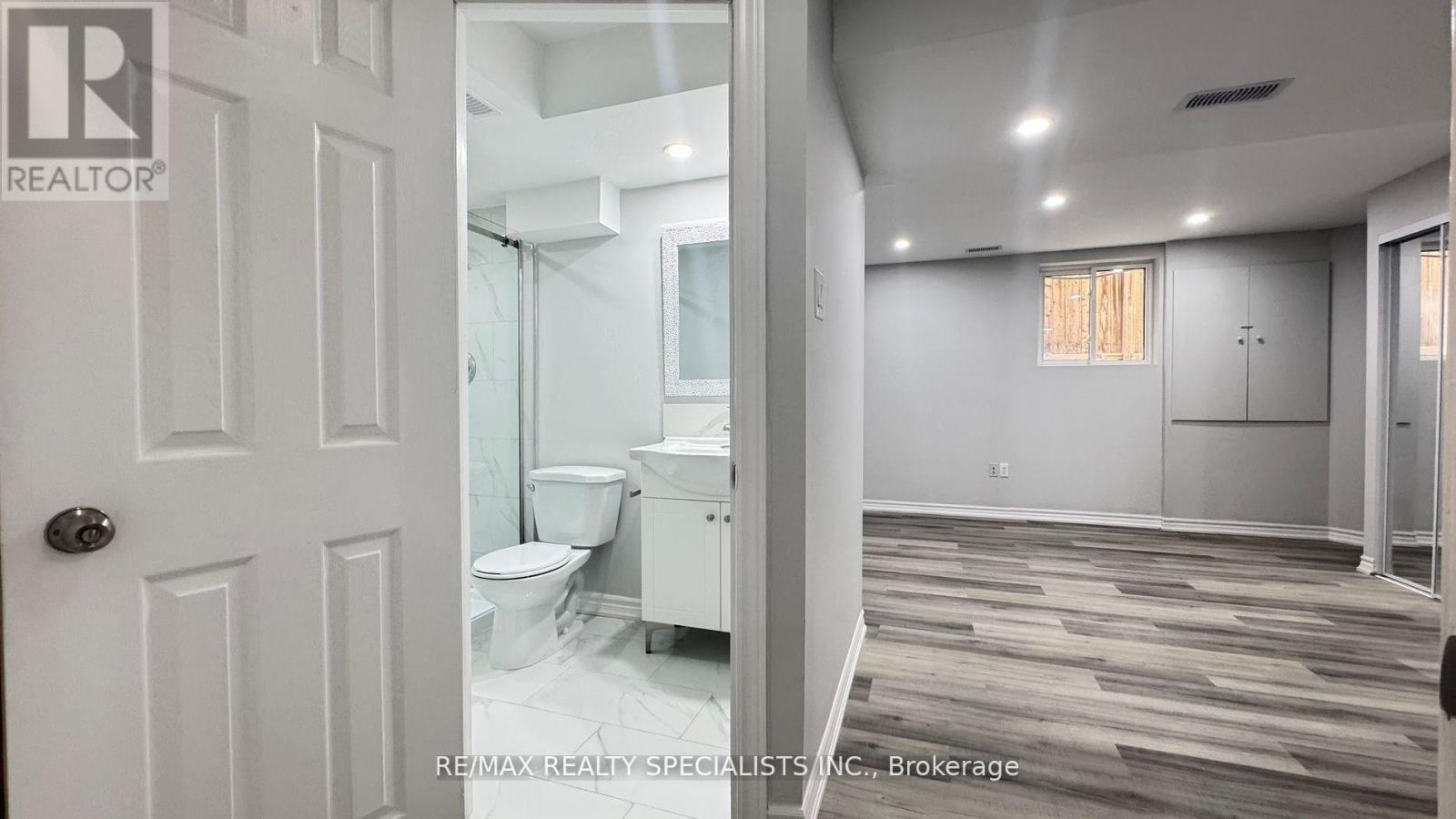 Lower 2-B - 3 Lennon Trail, Brampton, Ontario  L6Y 5P9 - Photo 6 - W13641244