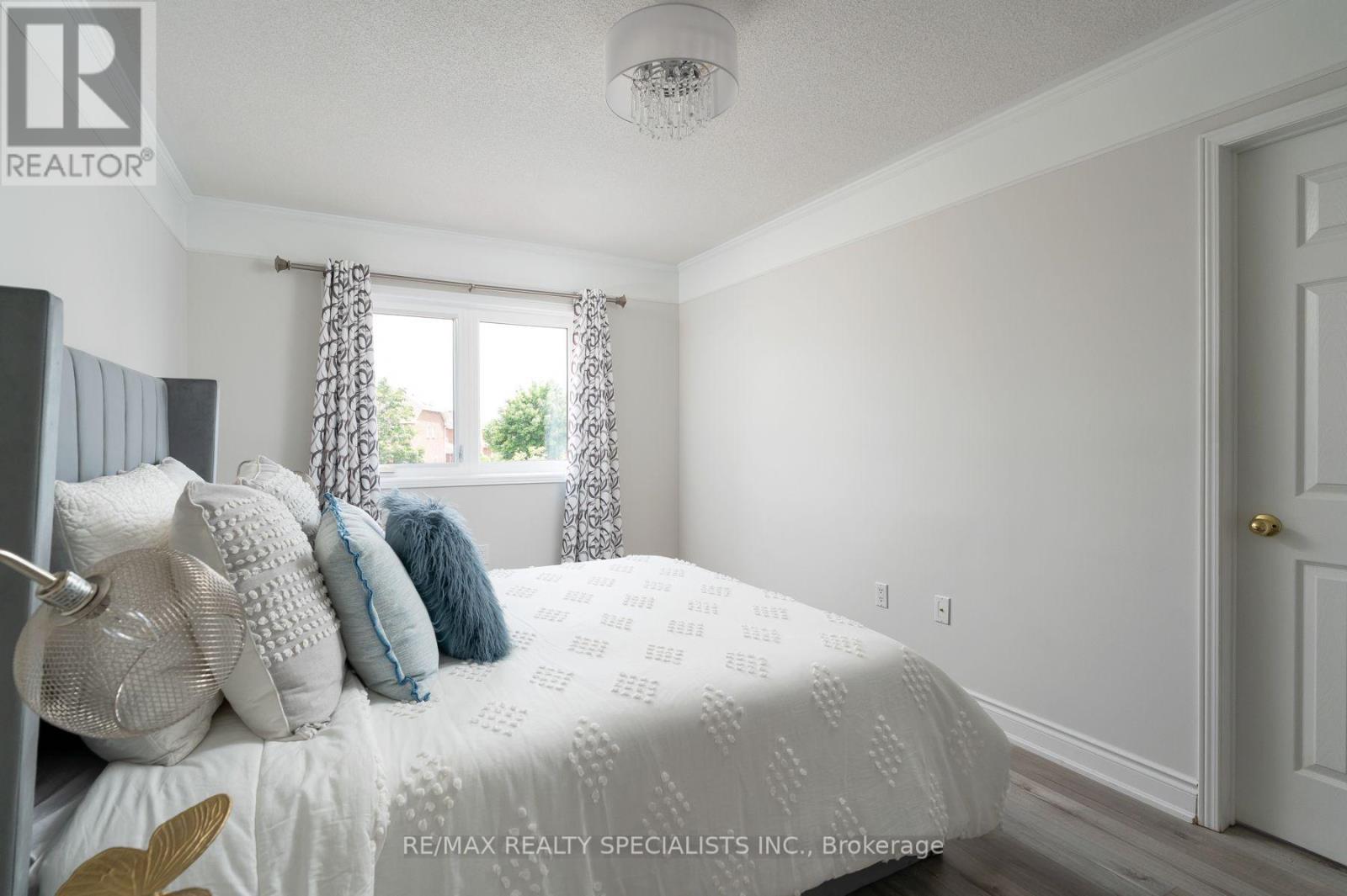 6803 Bansbridge Crescent, Mississauga, Ontario  L5N 6T3 - Photo 22 - W13641326