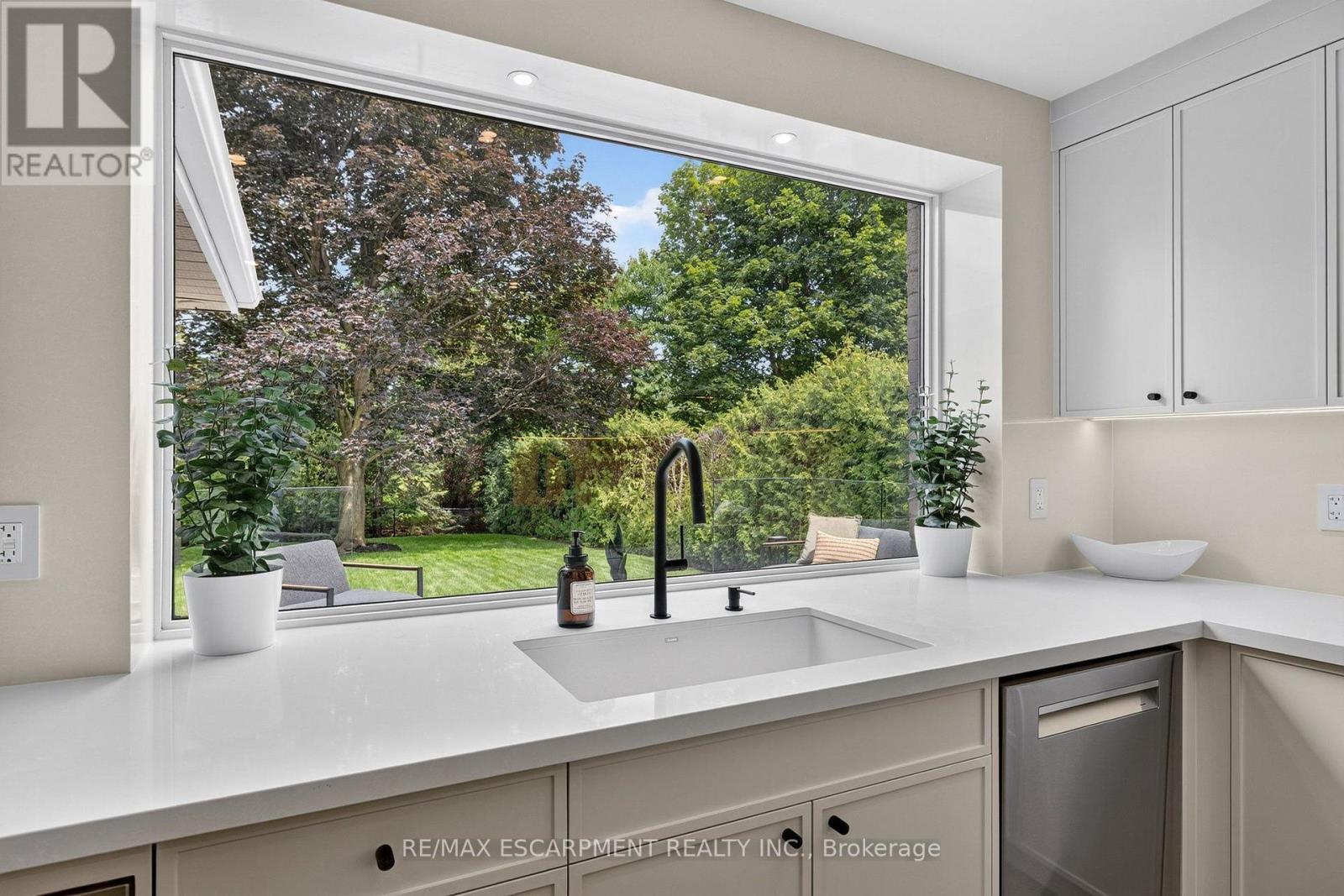 429 Claremont Crescent, Oakville, Ontario  L6J 6J9 - Photo 16 - W13641336