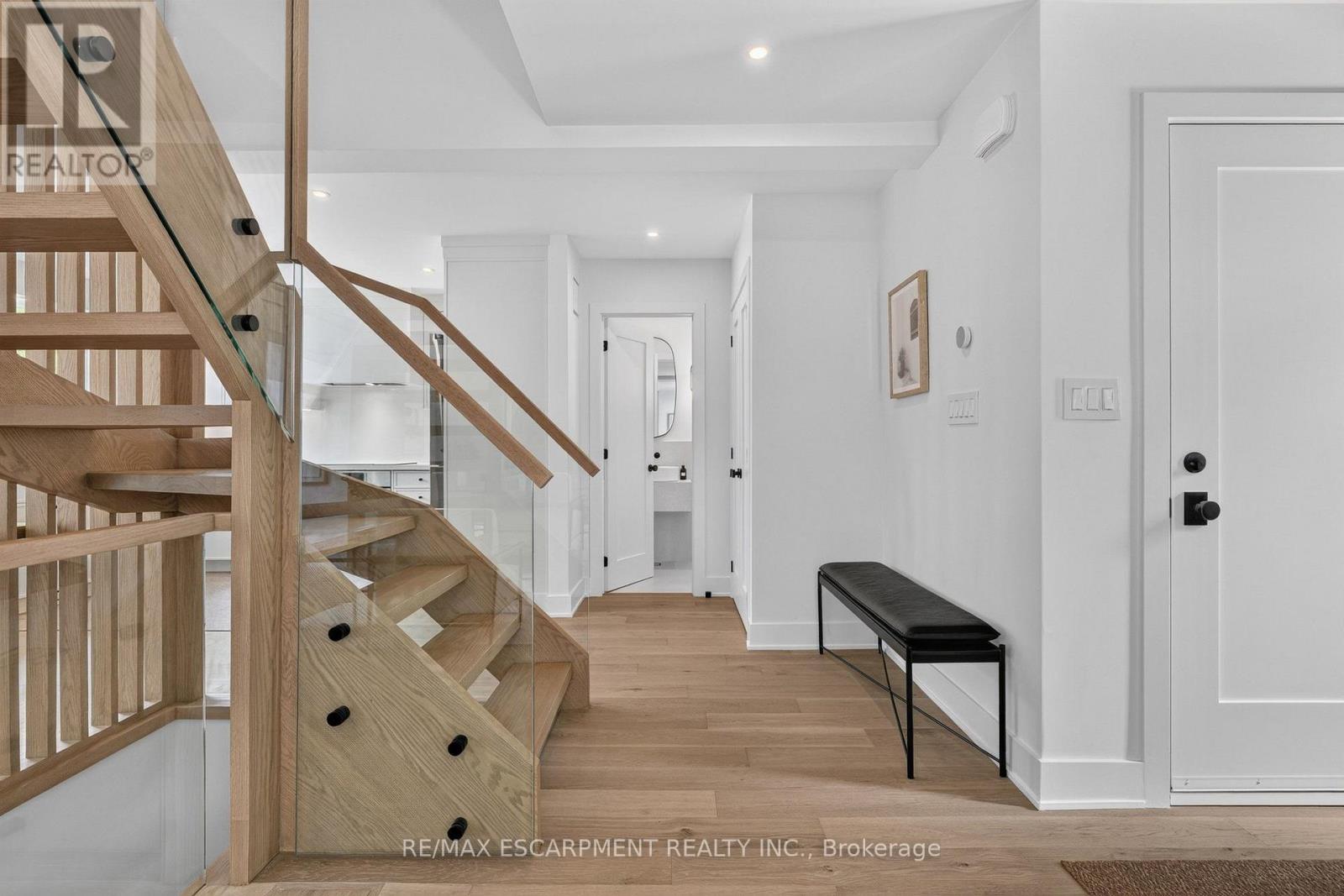 429 Claremont Crescent, Oakville, Ontario  L6J 6J9 - Photo 8 - W13641336