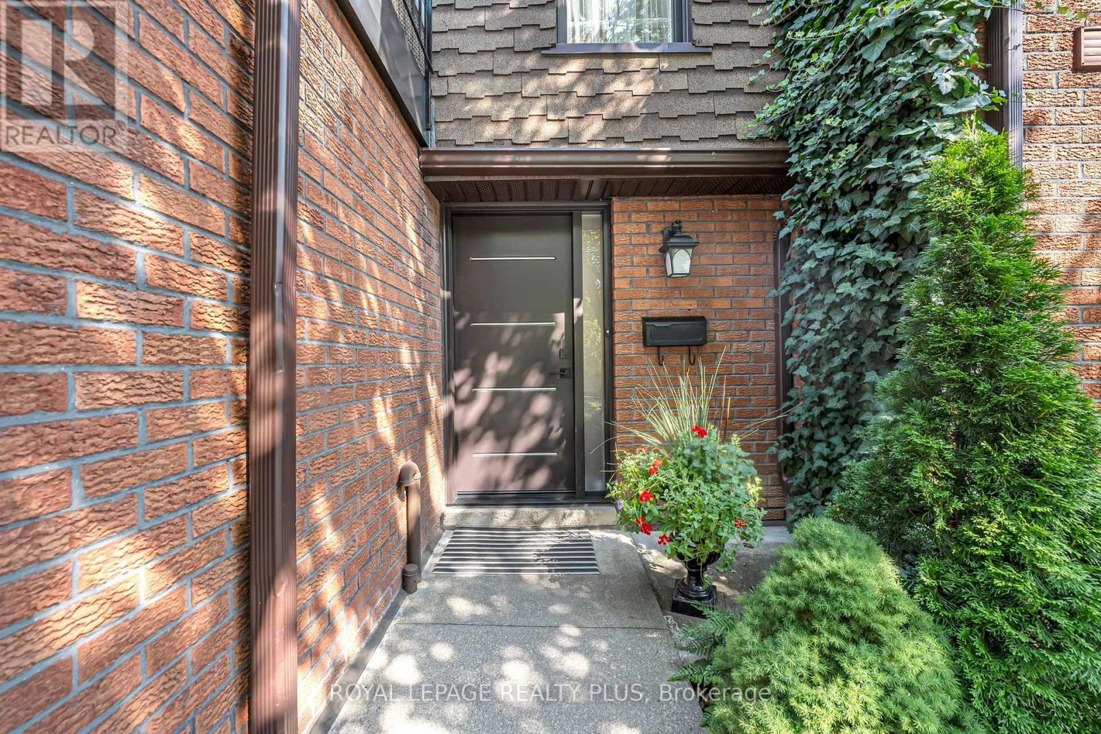 77 - 3395 Cliff Road N, Mississauga, Ontario  L5A 3M7 - Photo 2 - W13641362
