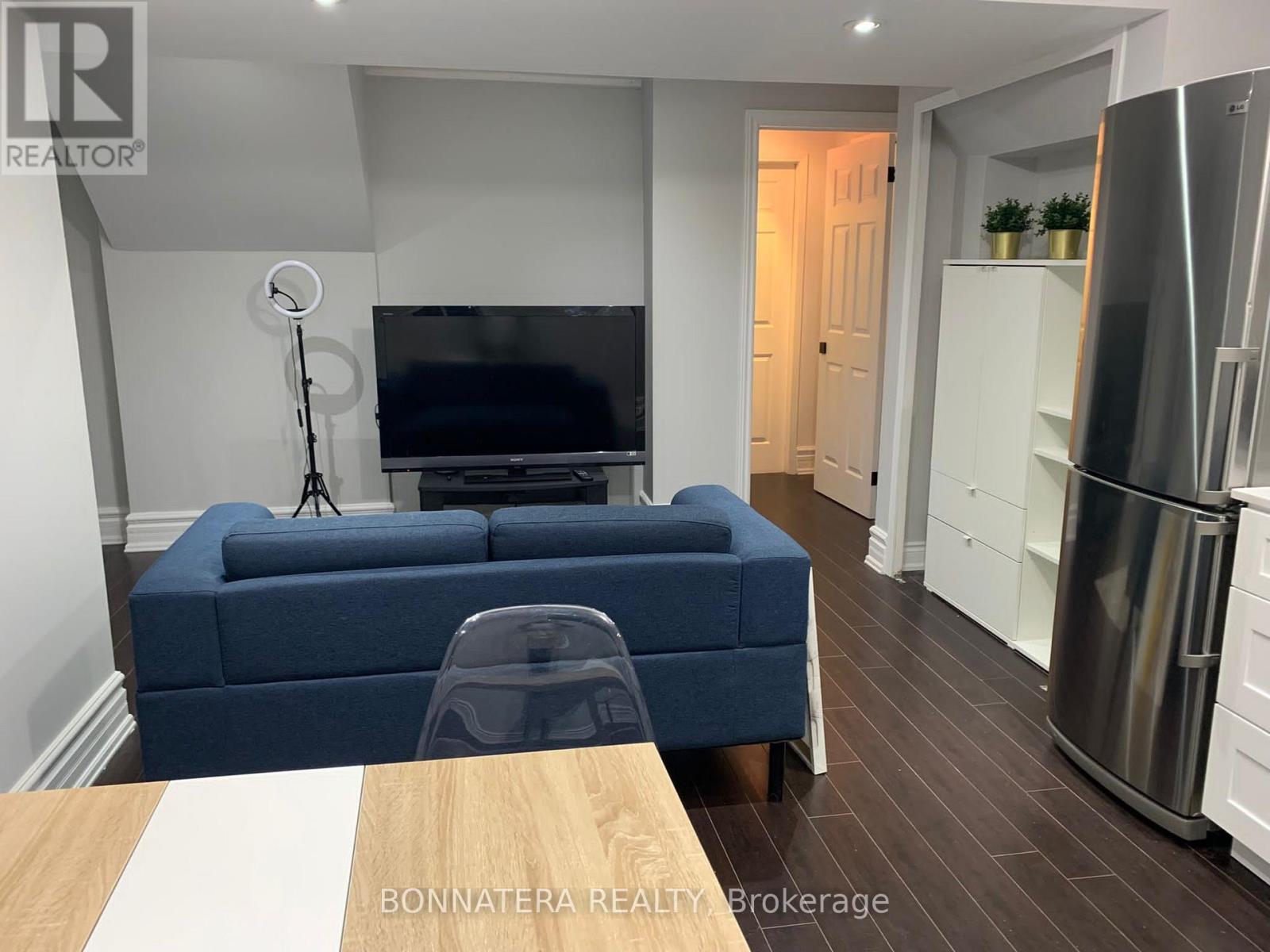 BSMT - 284 HICKORY CIRCLE, Oakville, Ontario