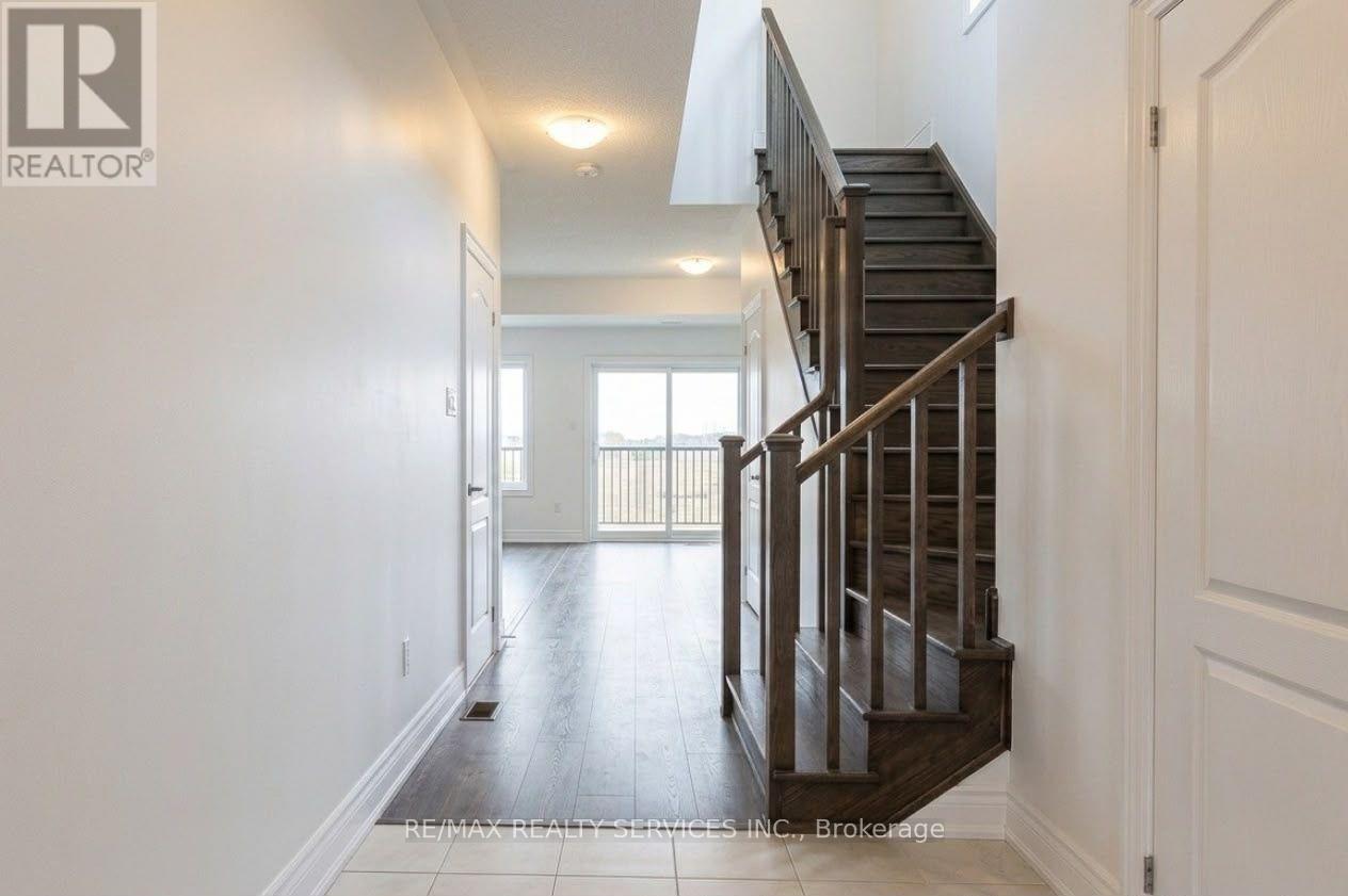 71 Sunset Way, Thorold, Ontario  L2V 0C8 - Photo 2 - X13641152