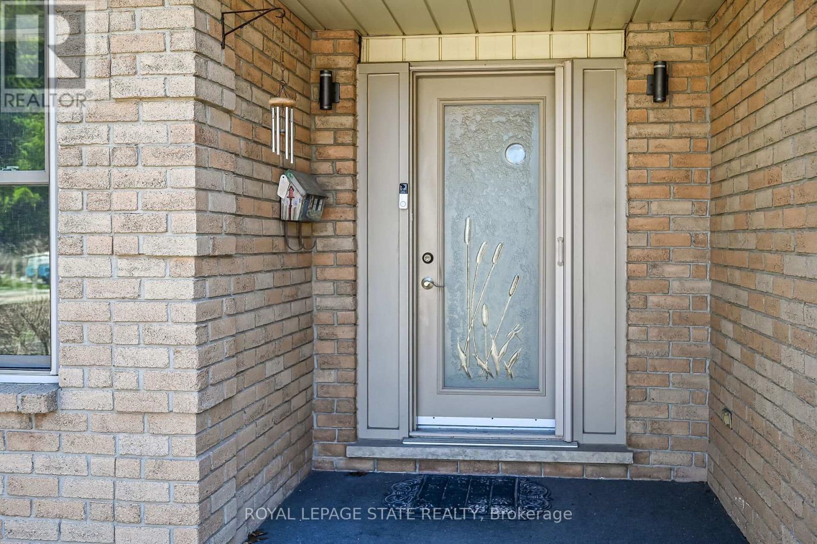 621 Tomahawk Crescent, Hamilton, Ontario  L9G 3T4 - Photo 3 - X13641210