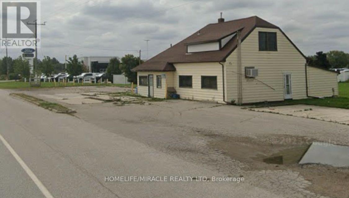 5471 NAUVOO ROAD, Warwick, Ontario