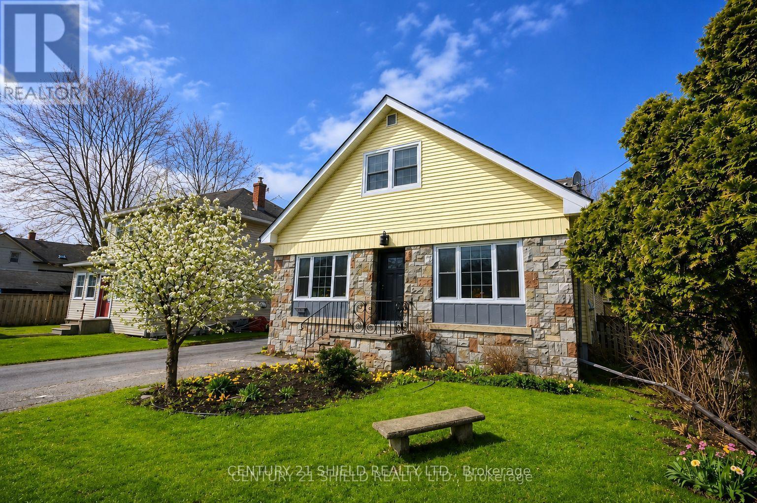 114 GLOUCESTER STREET N, Cornwall, Ontario