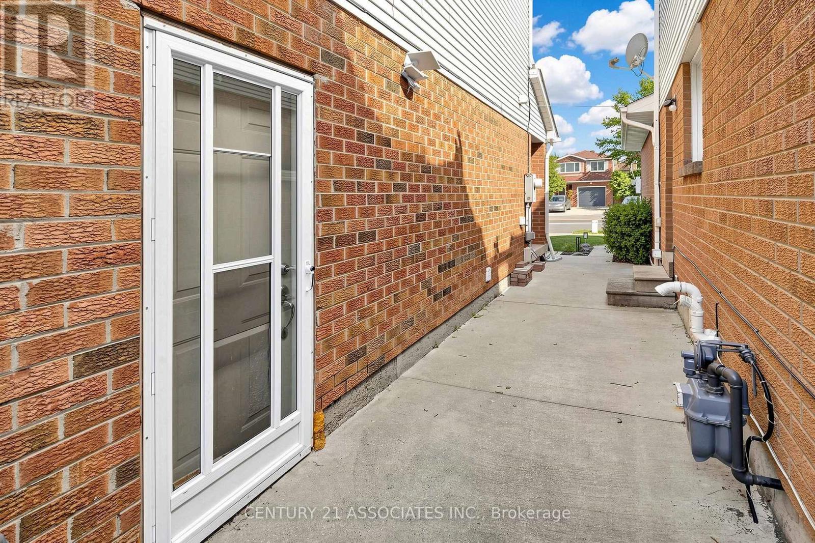 80 Stephensen Court, Brampton, Ontario  L6V 3X8 - Photo 44 - W13632372