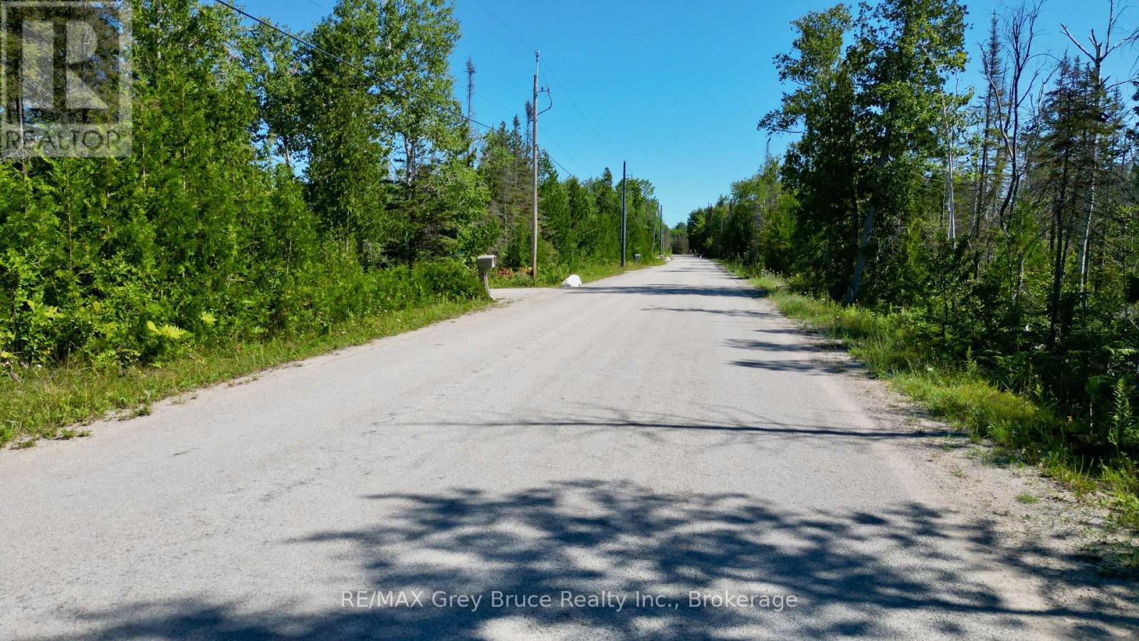 31 Baise Avenue, Northern Bruce Peninsula, Ontario  N0H 2R0 - Photo 6 - X12526086