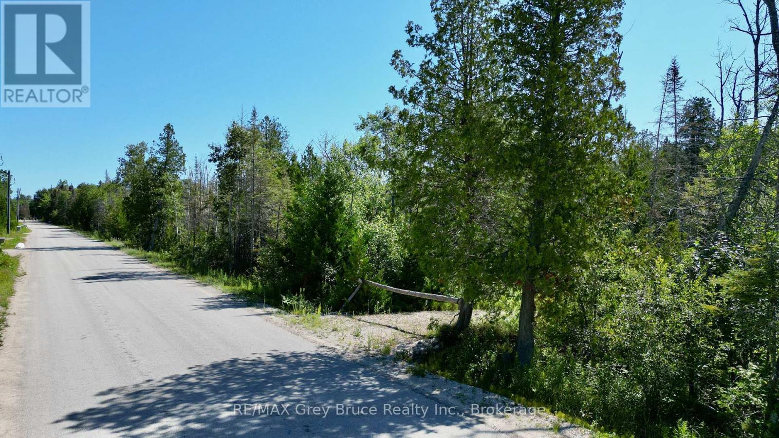 31 Baise Avenue, Northern Bruce Peninsula, Ontario  N0H 2R0 - Photo 4 - X12526086