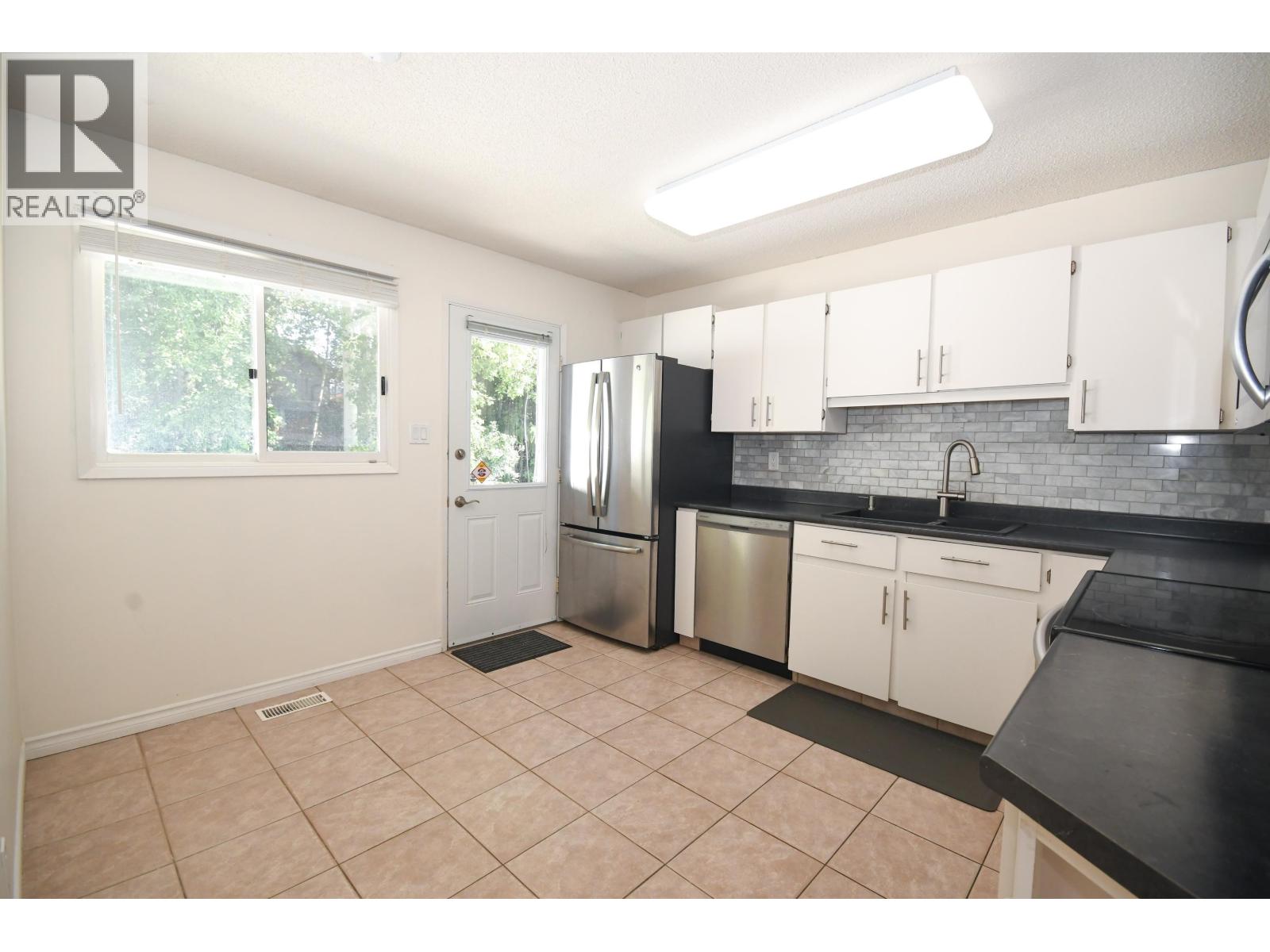 8284 St Lawrence Avenue, Prince George, British Columbia  V2N 4K8 - Photo 5 - R3152775