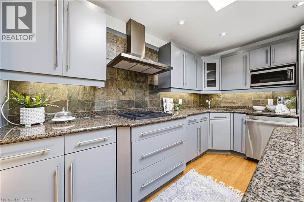 7 Colonial Crescent, Oakville, Ontario  L6J 4K8 - Photo 18 - 40833953